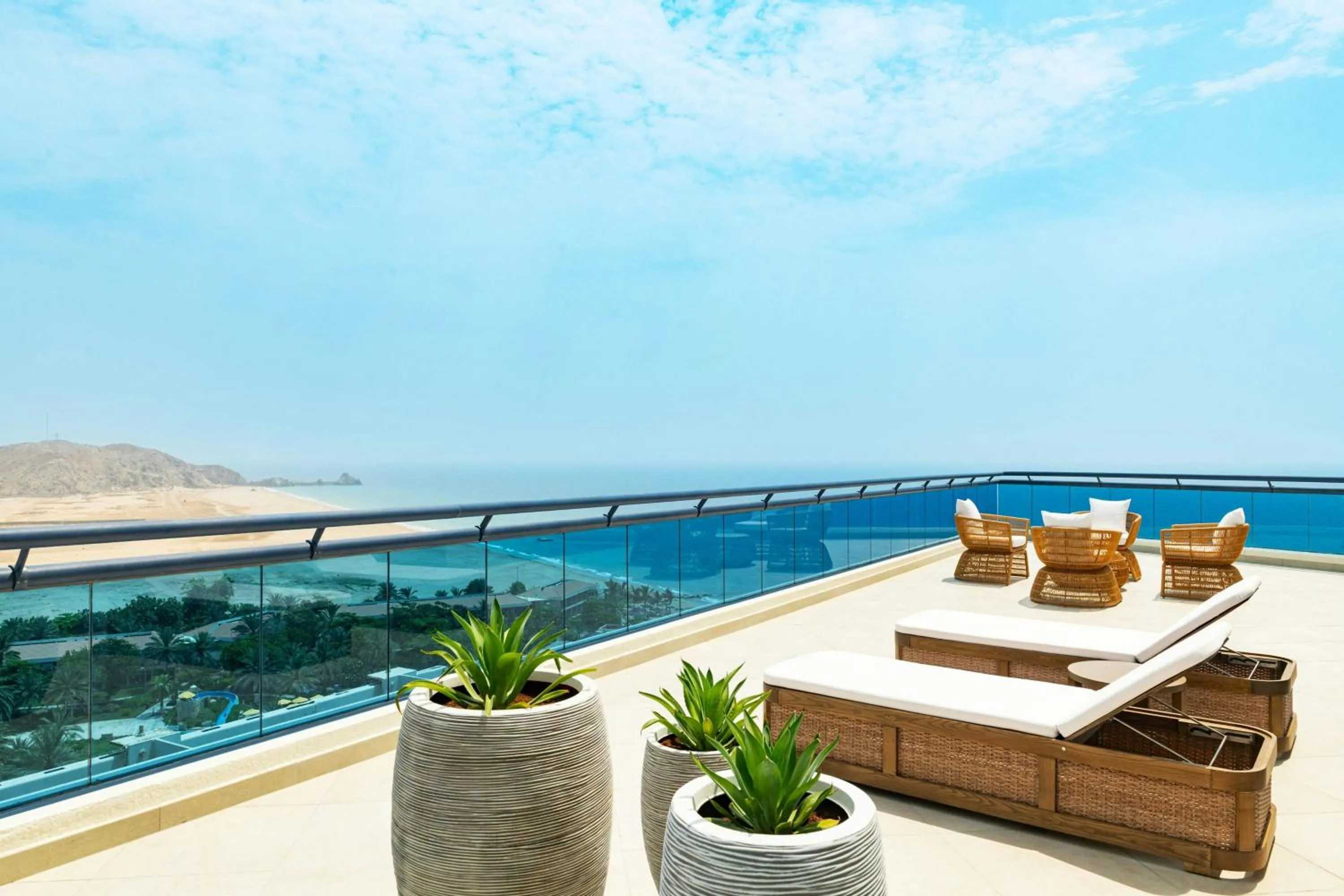 Bedroom in Le Meridien Al Aqah Beach Resort