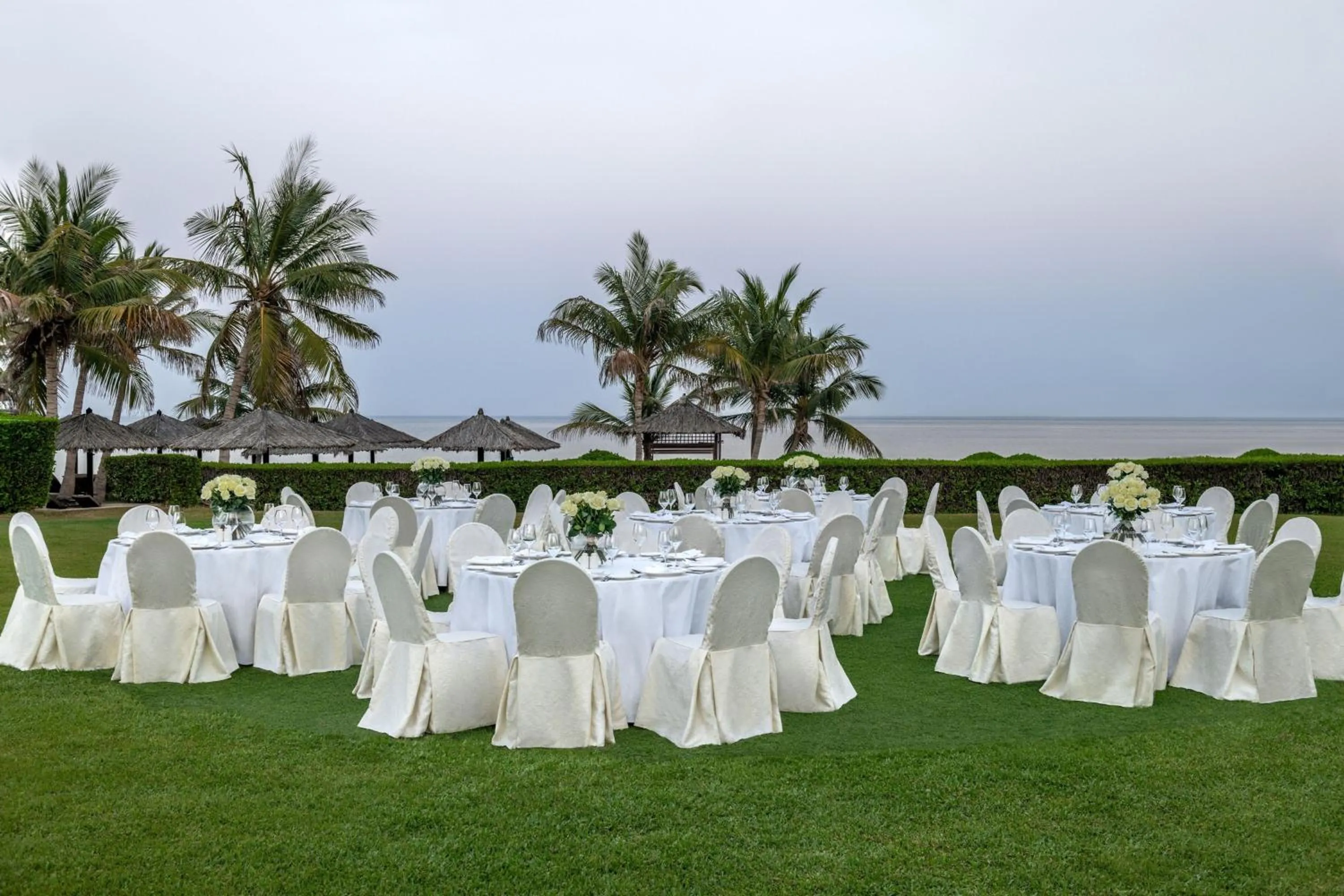 Banquet/Function facilities in Le Meridien Al Aqah Beach Resort