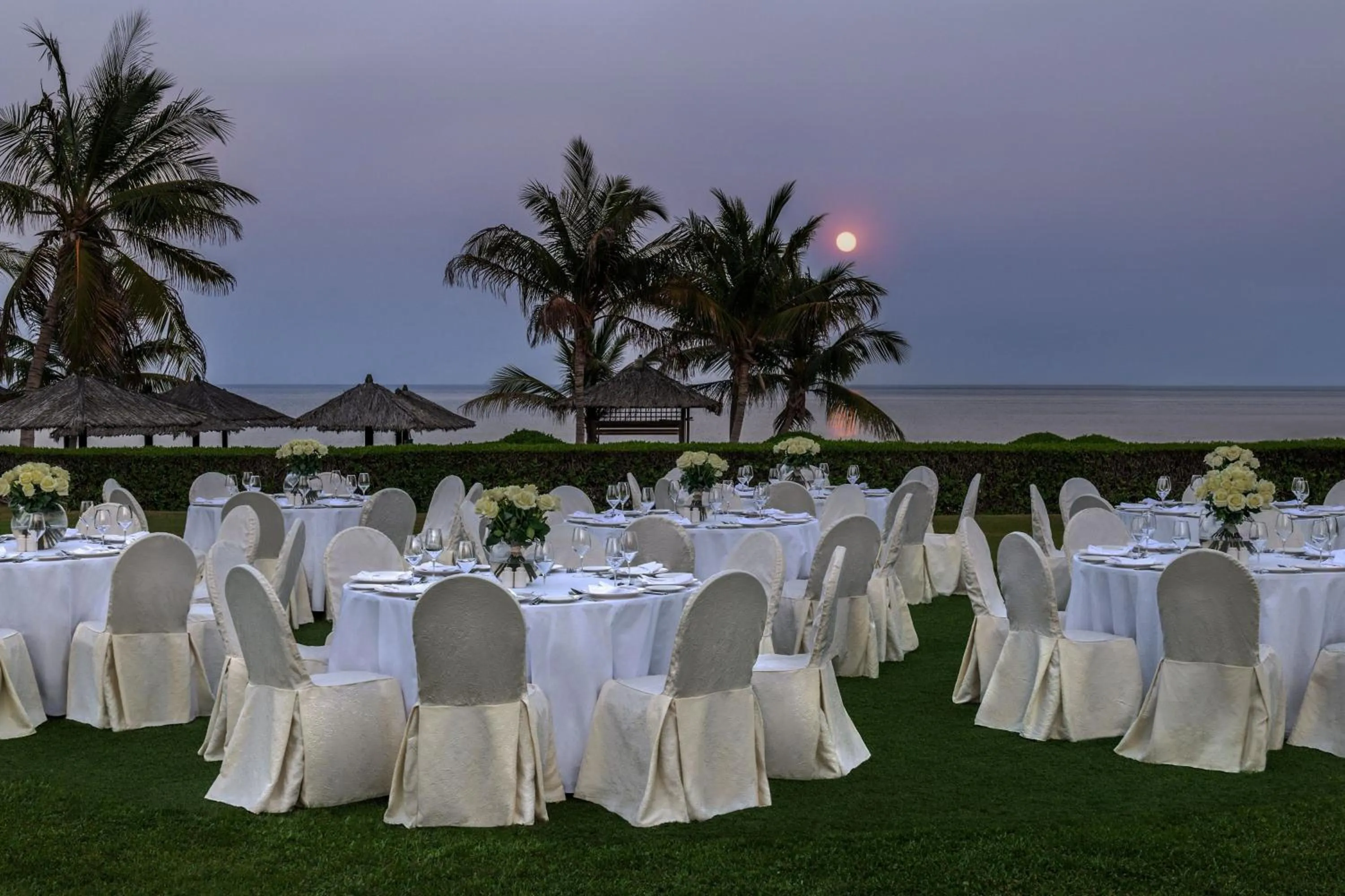 Banquet/Function facilities in Le Meridien Al Aqah Beach Resort