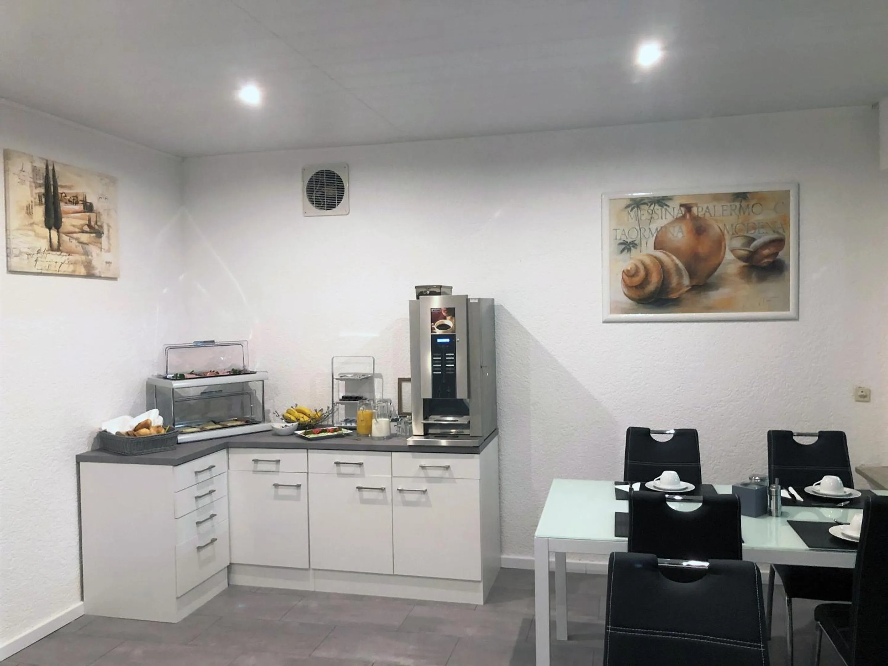 Restaurant/places to eat in Murgtal Motel