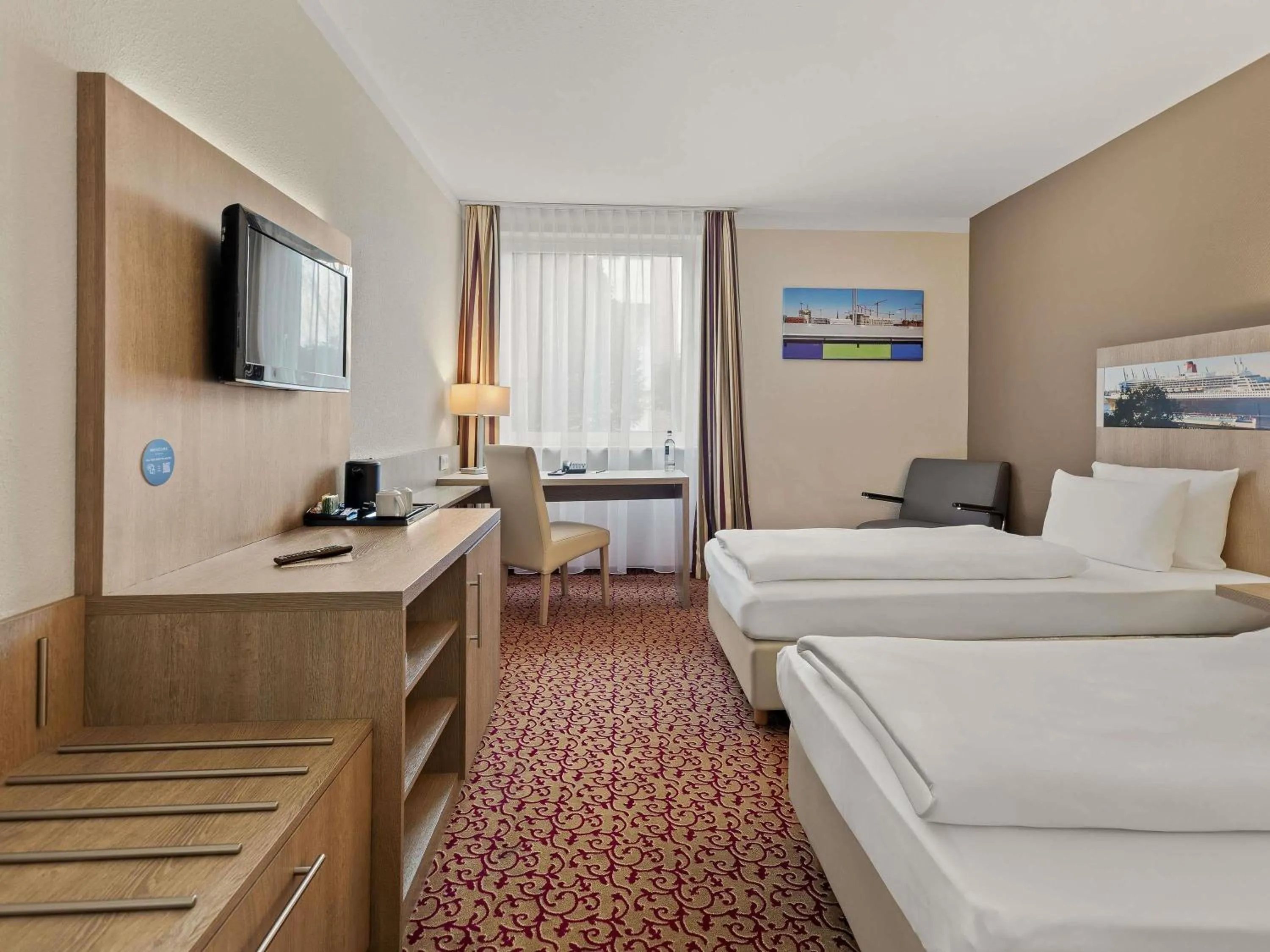 Bedroom, Bed in Mercure Hotel Hamburg am Volkspark