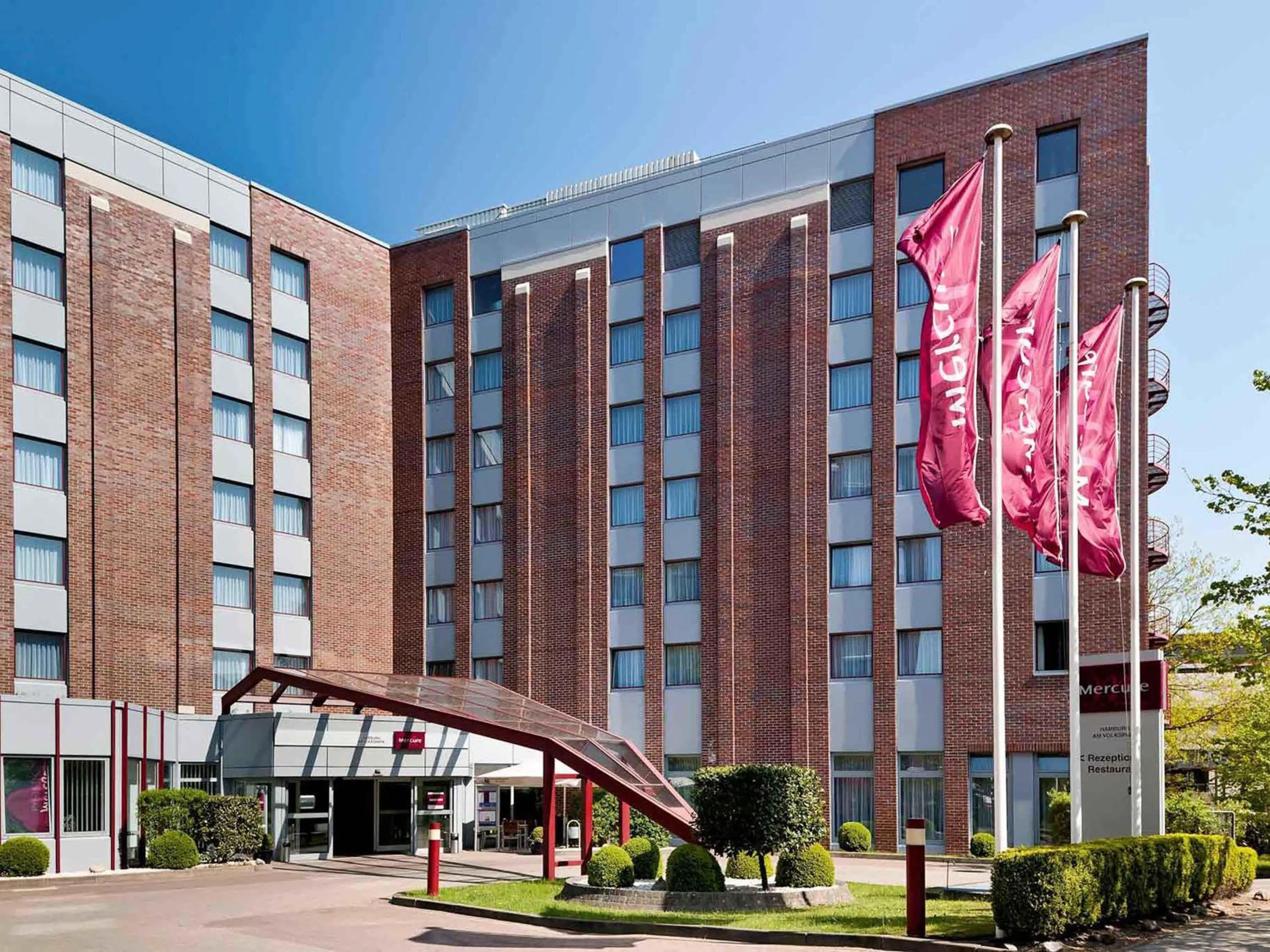 Property building in Mercure Hotel Hamburg am Volkspark