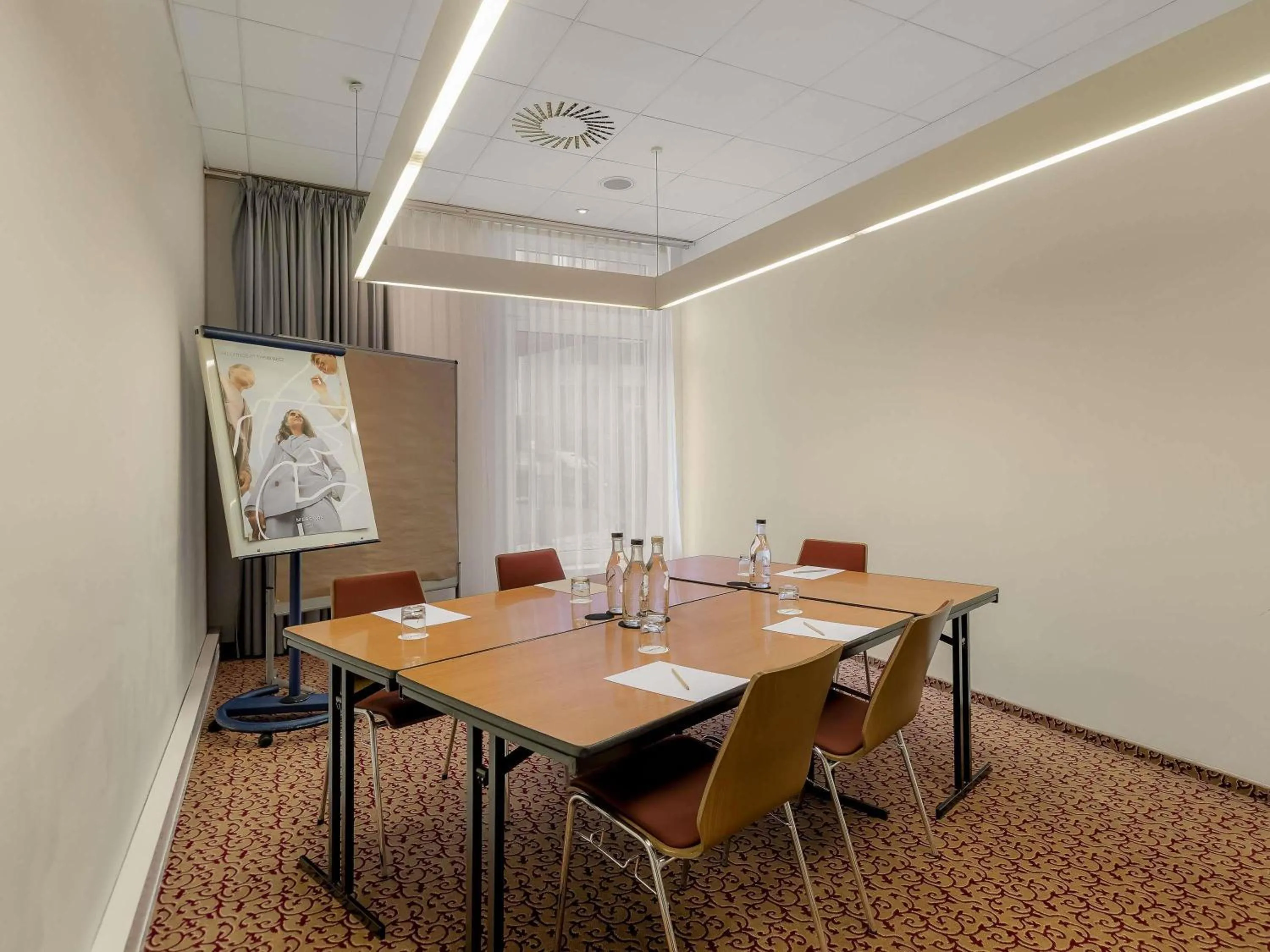Meeting/conference room in Mercure Hotel Hamburg am Volkspark