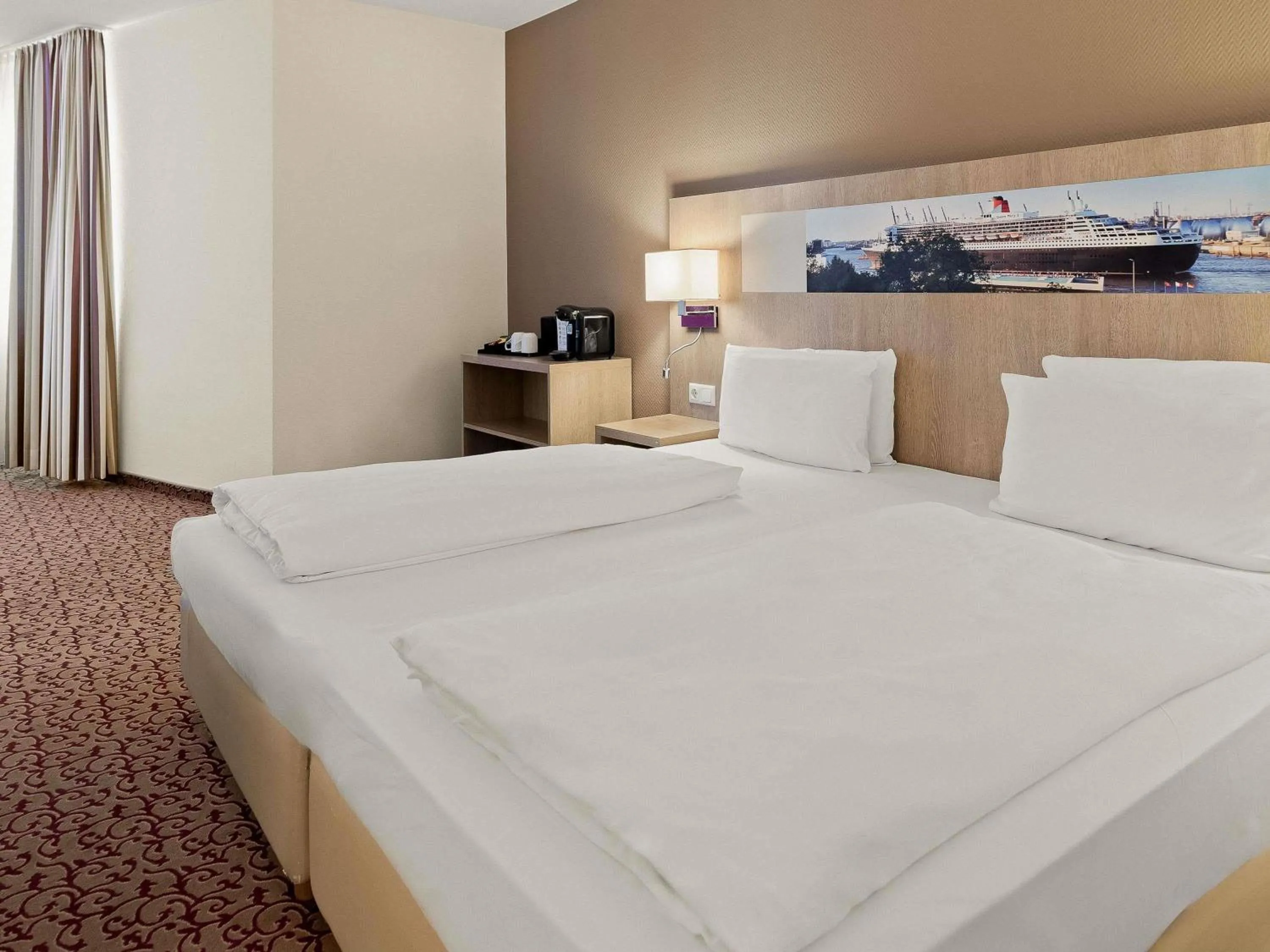 Bedroom, Bed in Mercure Hotel Hamburg am Volkspark