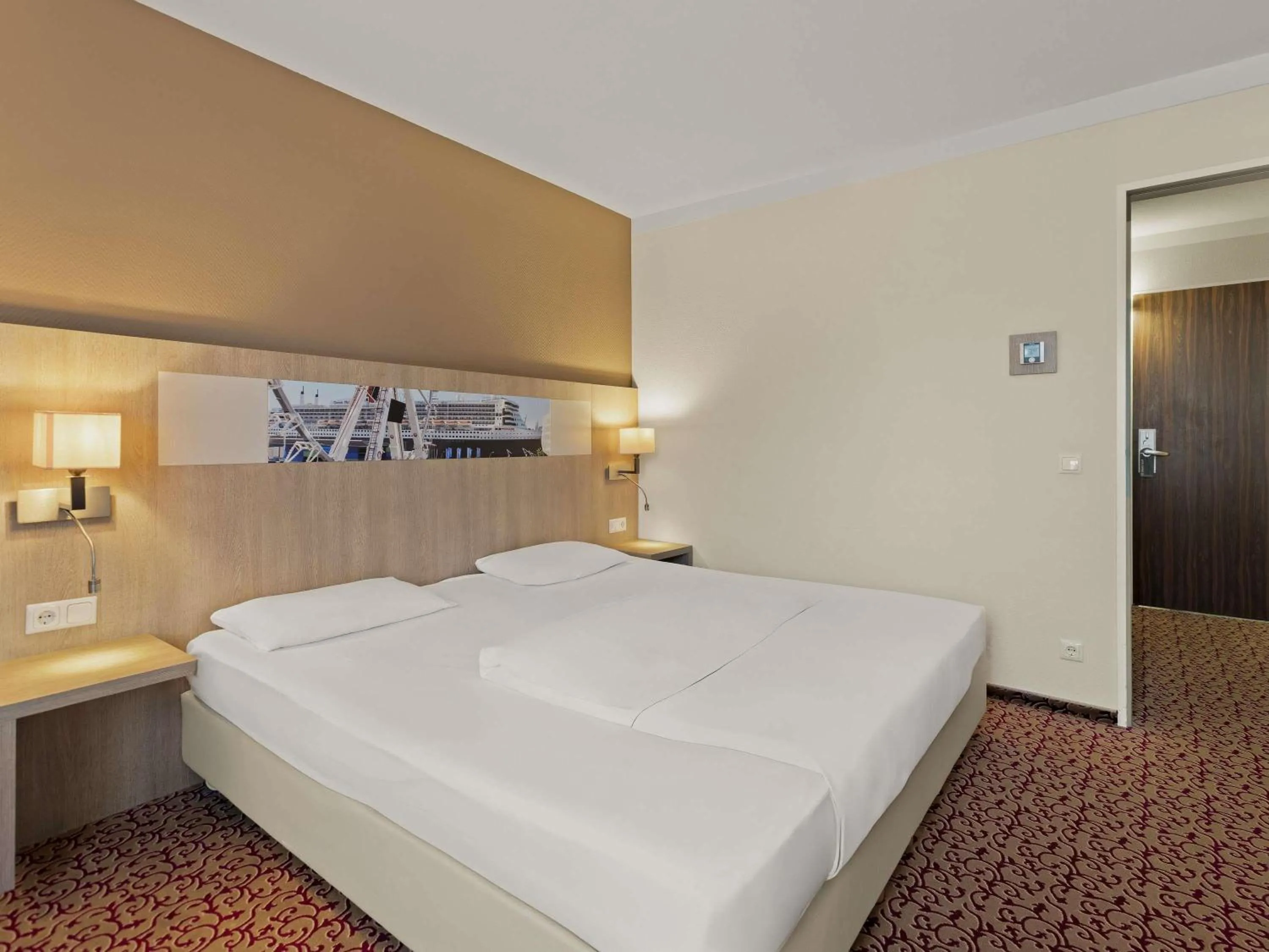 Bedroom, Bed in Mercure Hotel Hamburg am Volkspark