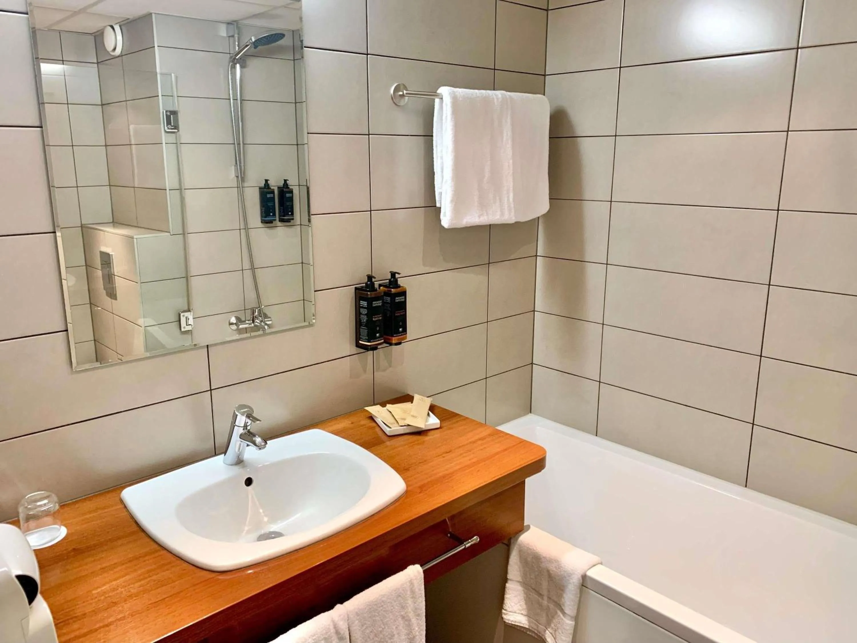 Standard  Double Room with Street View in Mercure Hotel Hamburg am Volkspark