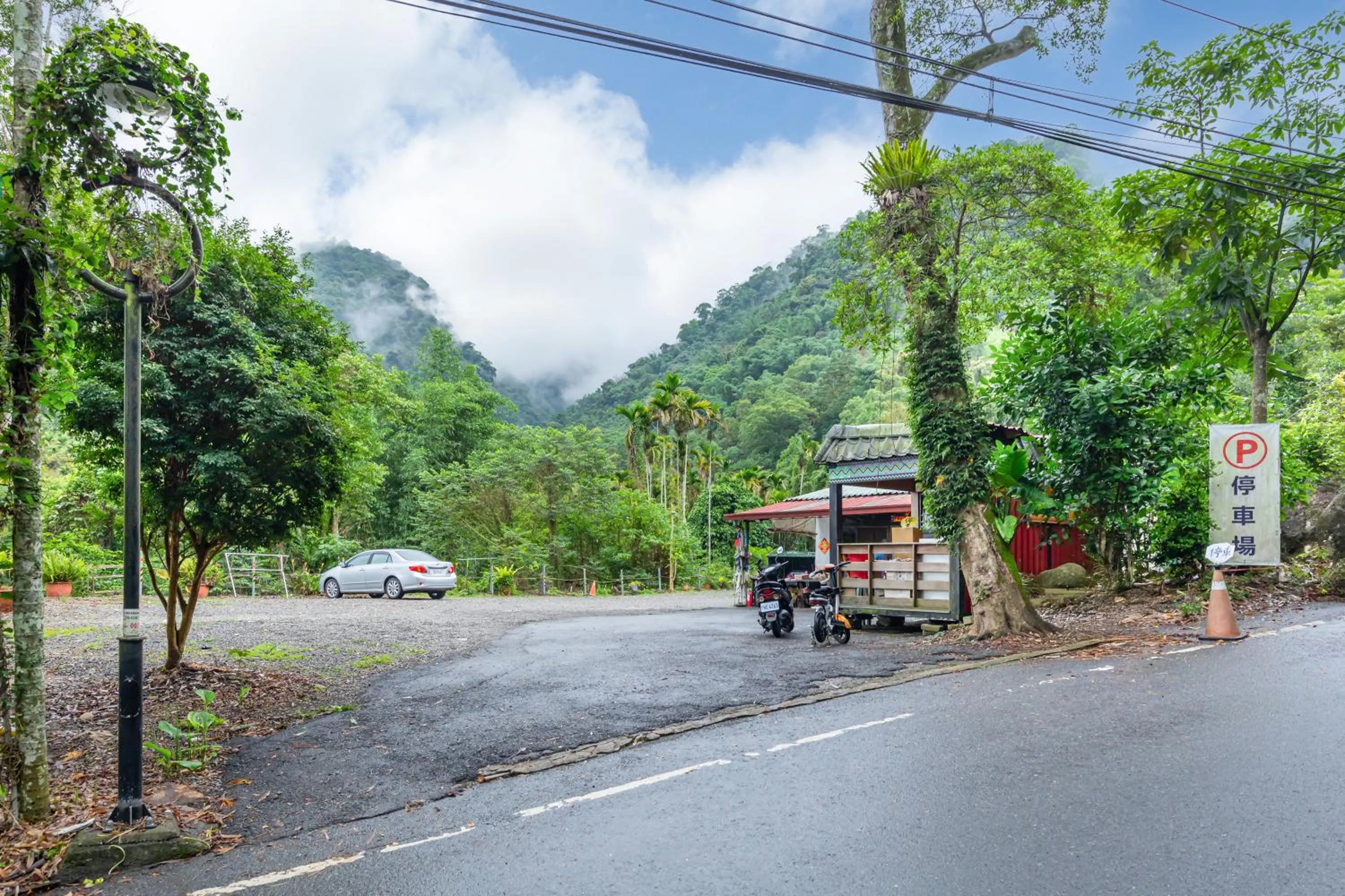 Parking in ItaThao Vacation Inn with Elevator
