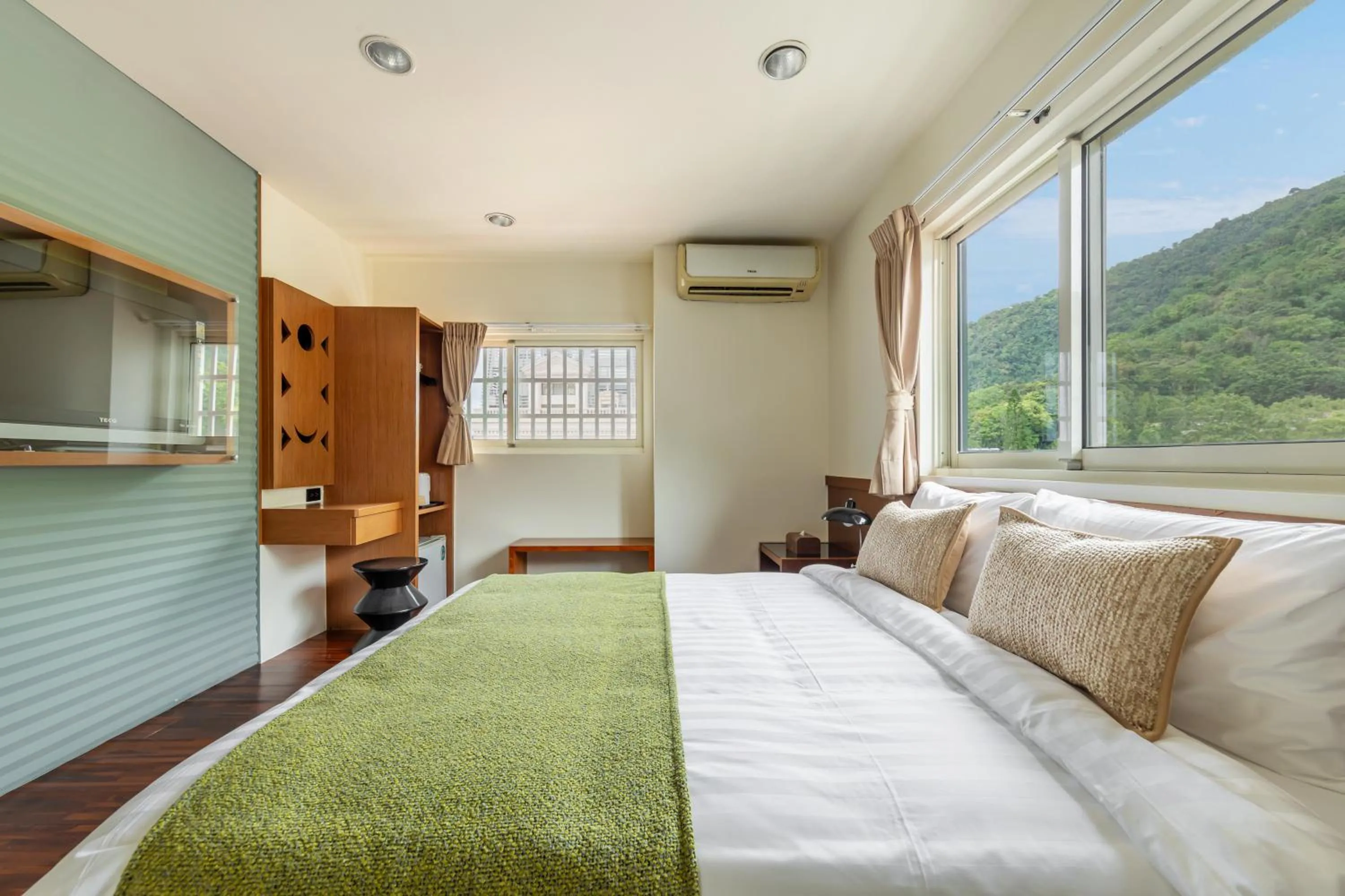 Photo of the whole room, Bed in ItaThao Vacation Inn with Elevator