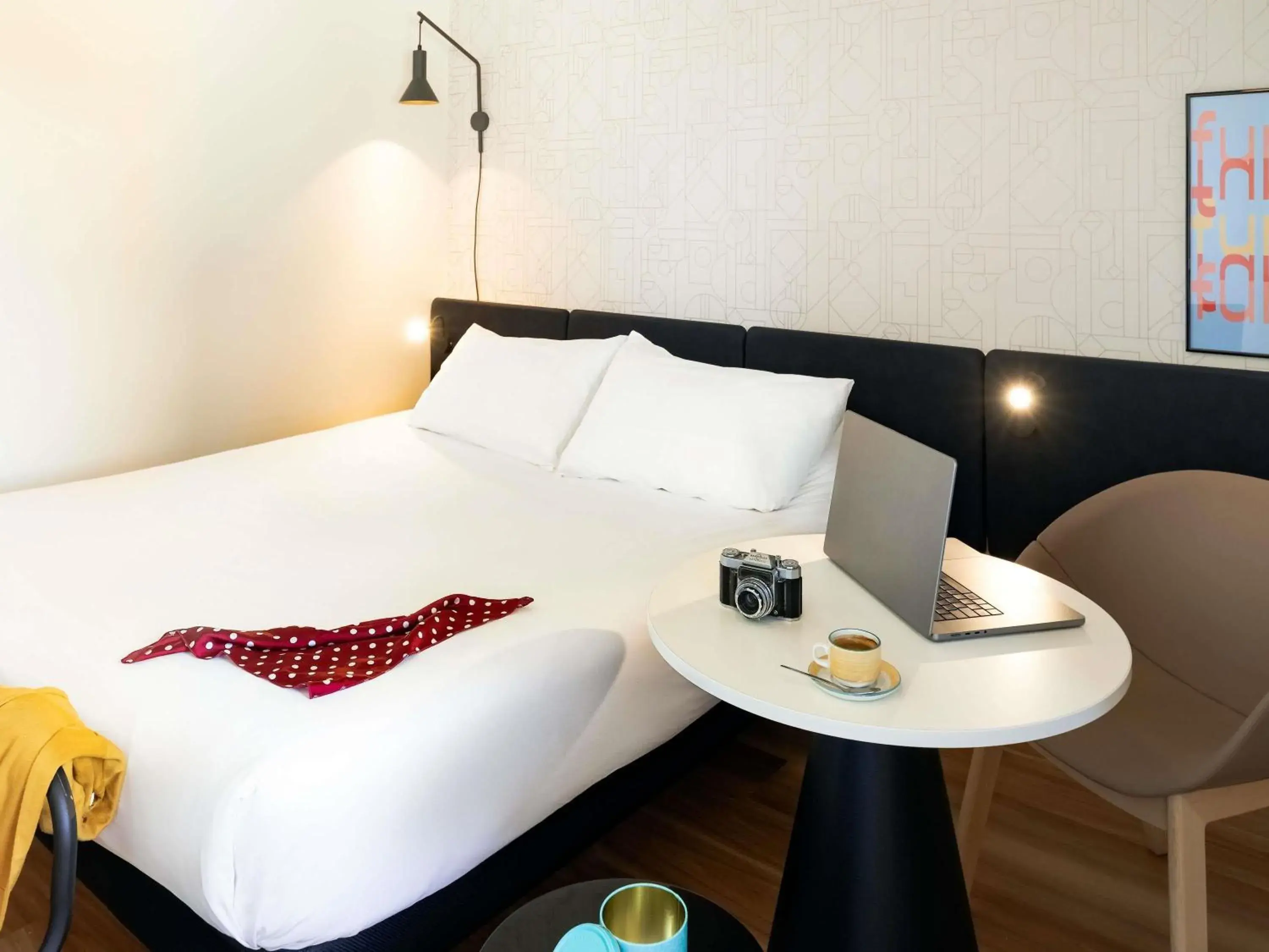 Superior Double Room with Sofa Bed and Terrace in ibis Montélimar Nord Superior Double Room with Sofa Bed and Terrace in ibis Montélimar Nord