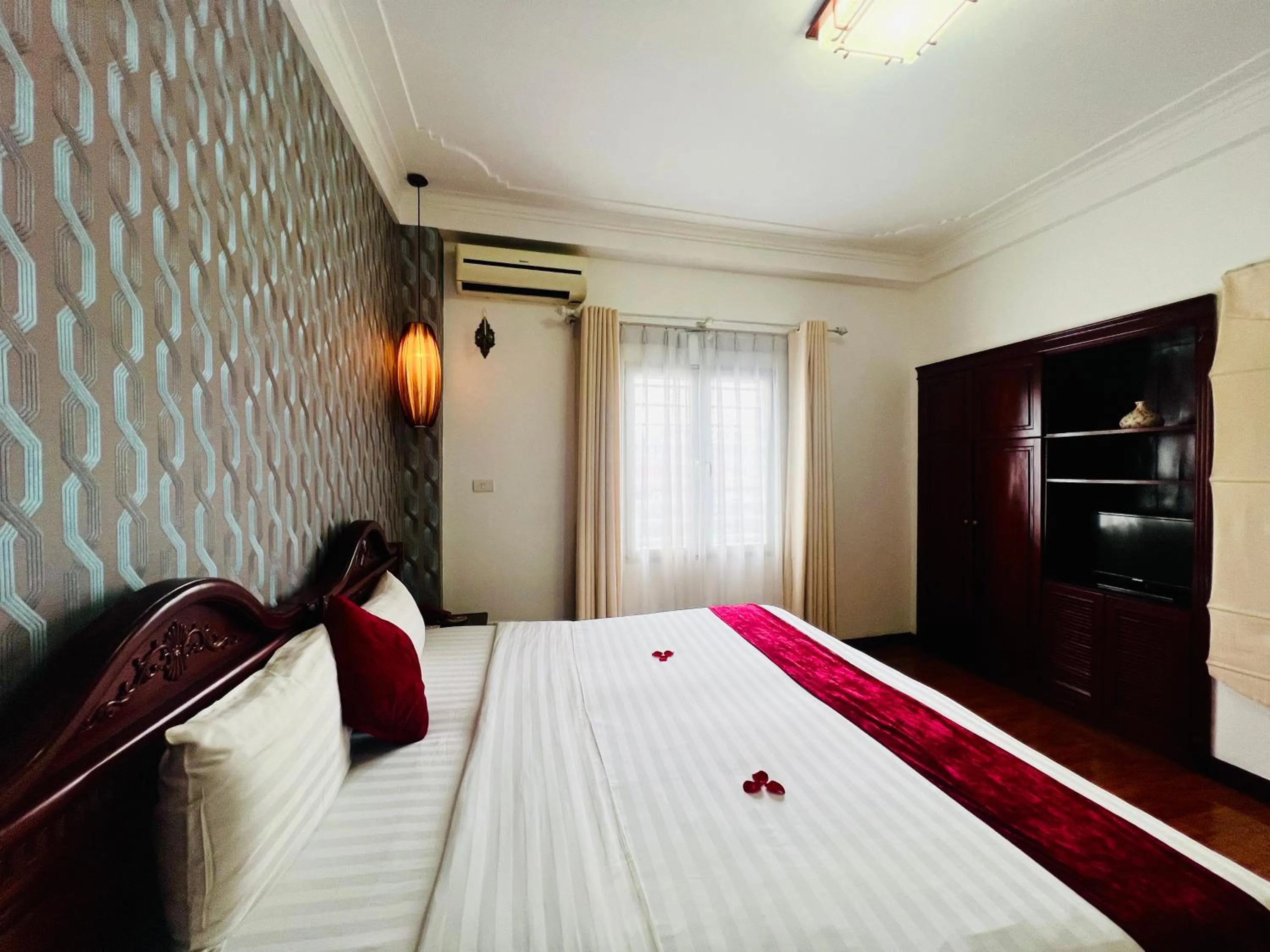 Bed in Hanoi Golden Moon Hotel & Travel