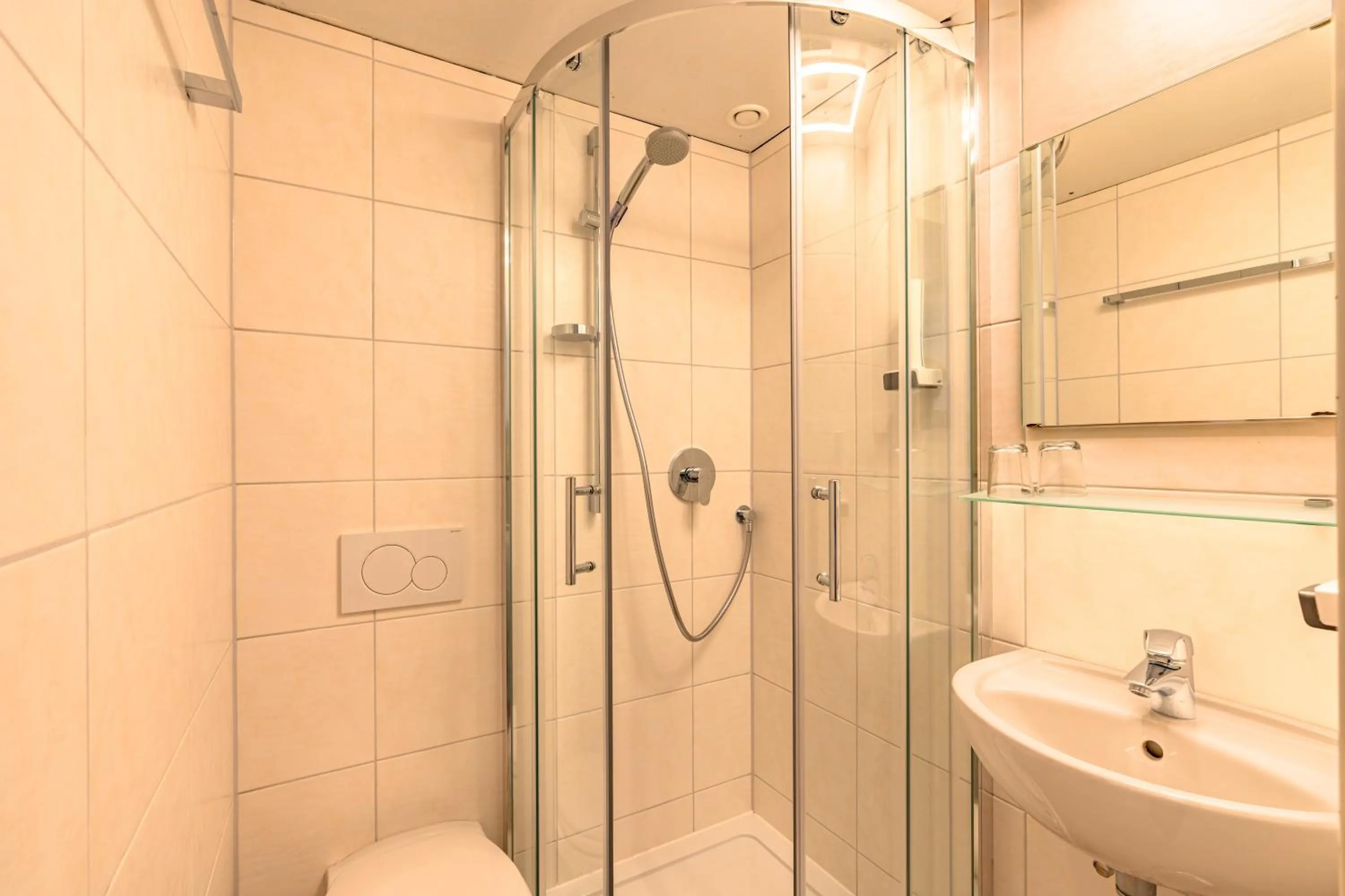 Shower in Hotel Alpensonne