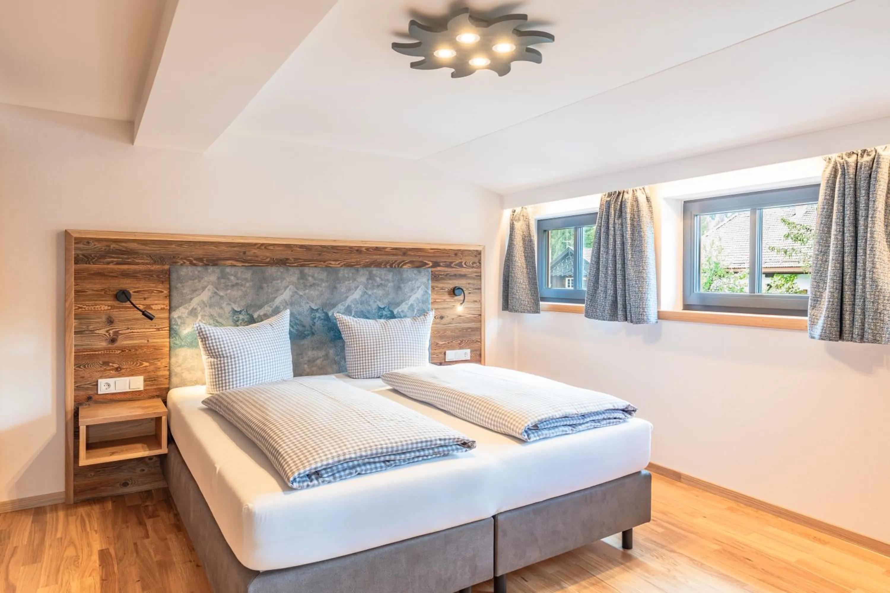 Bedroom, Bed in Hotel Alpensonne