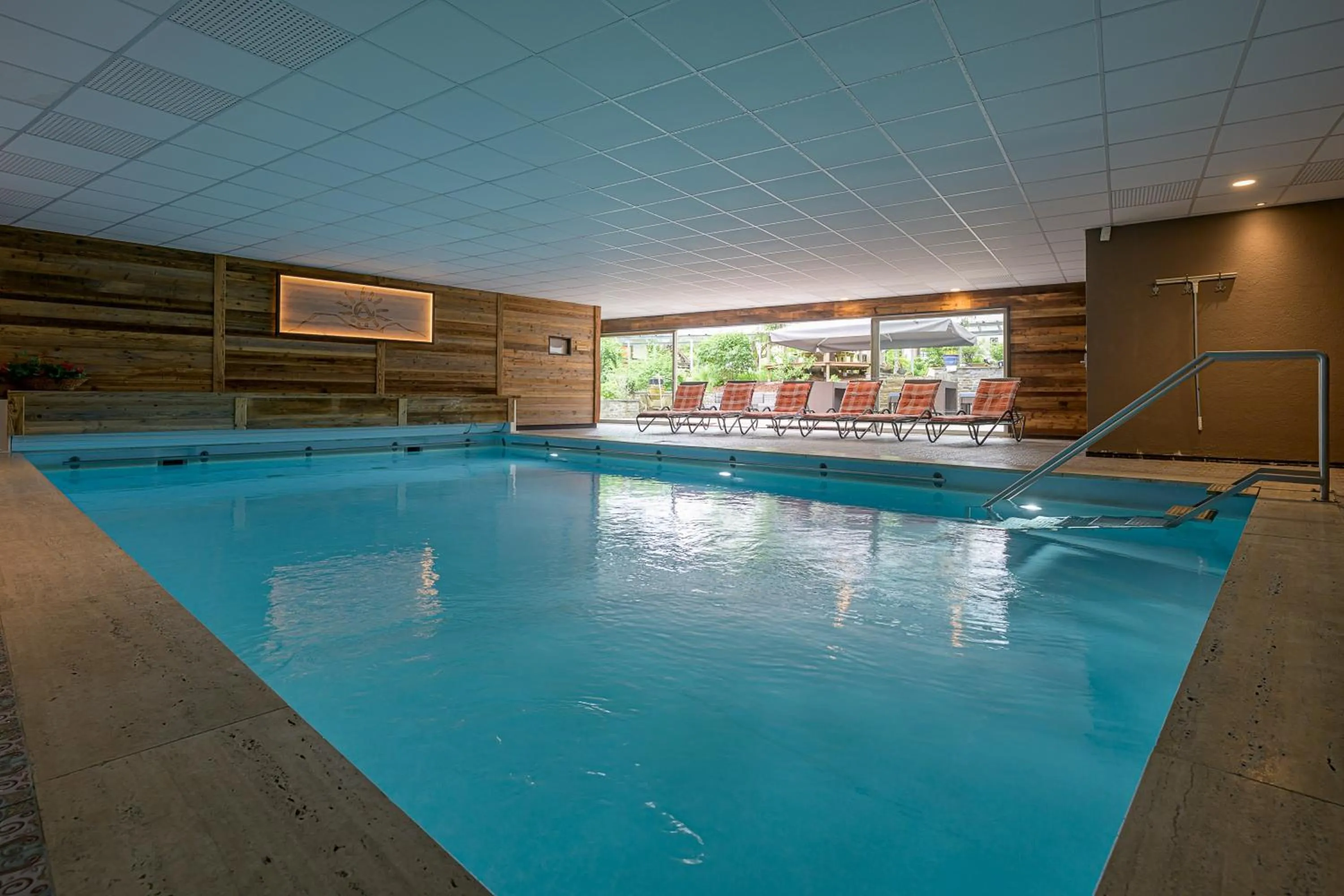 Swimming pool in Hotel Alpensonne