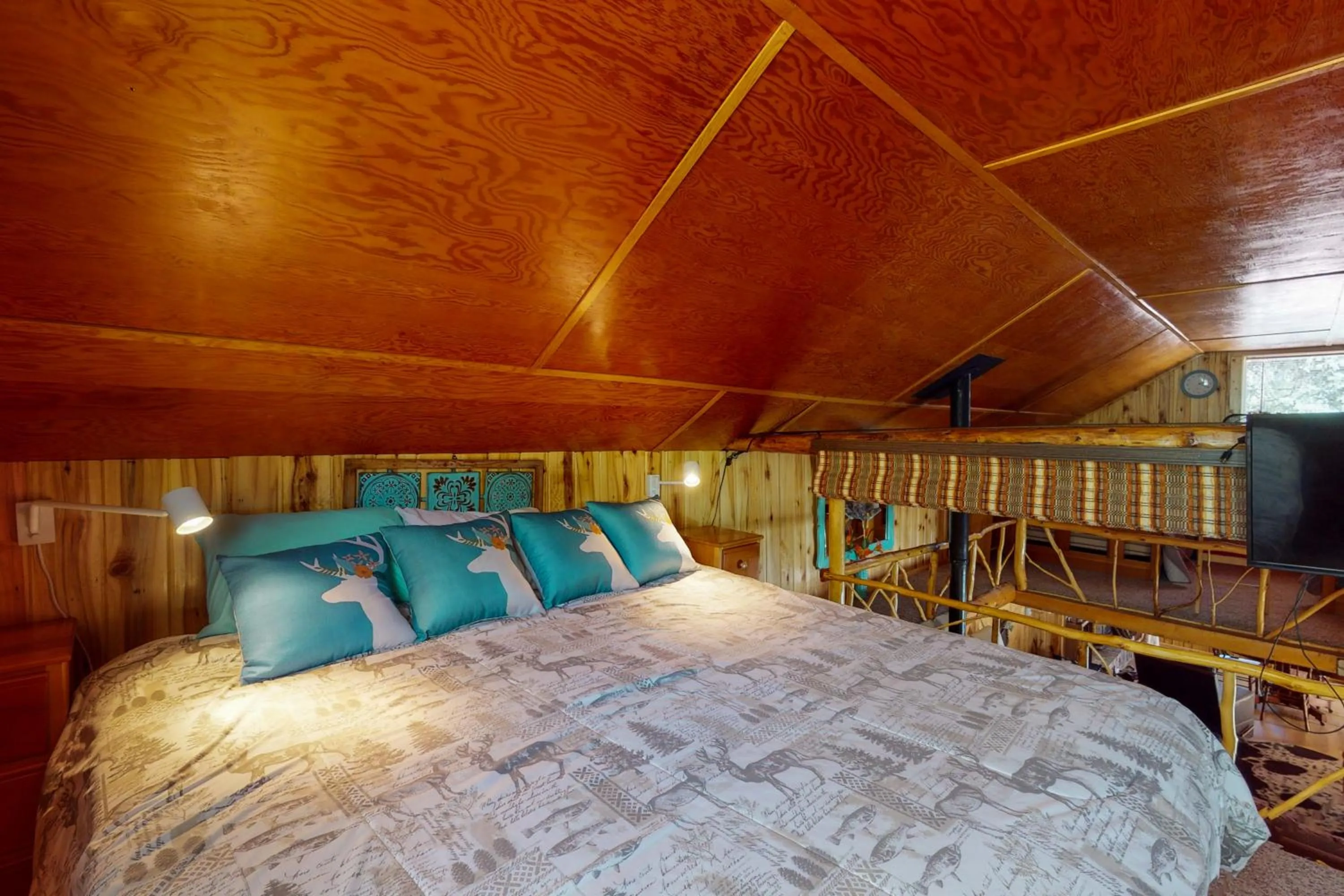 Bed in Happy Place Cabin