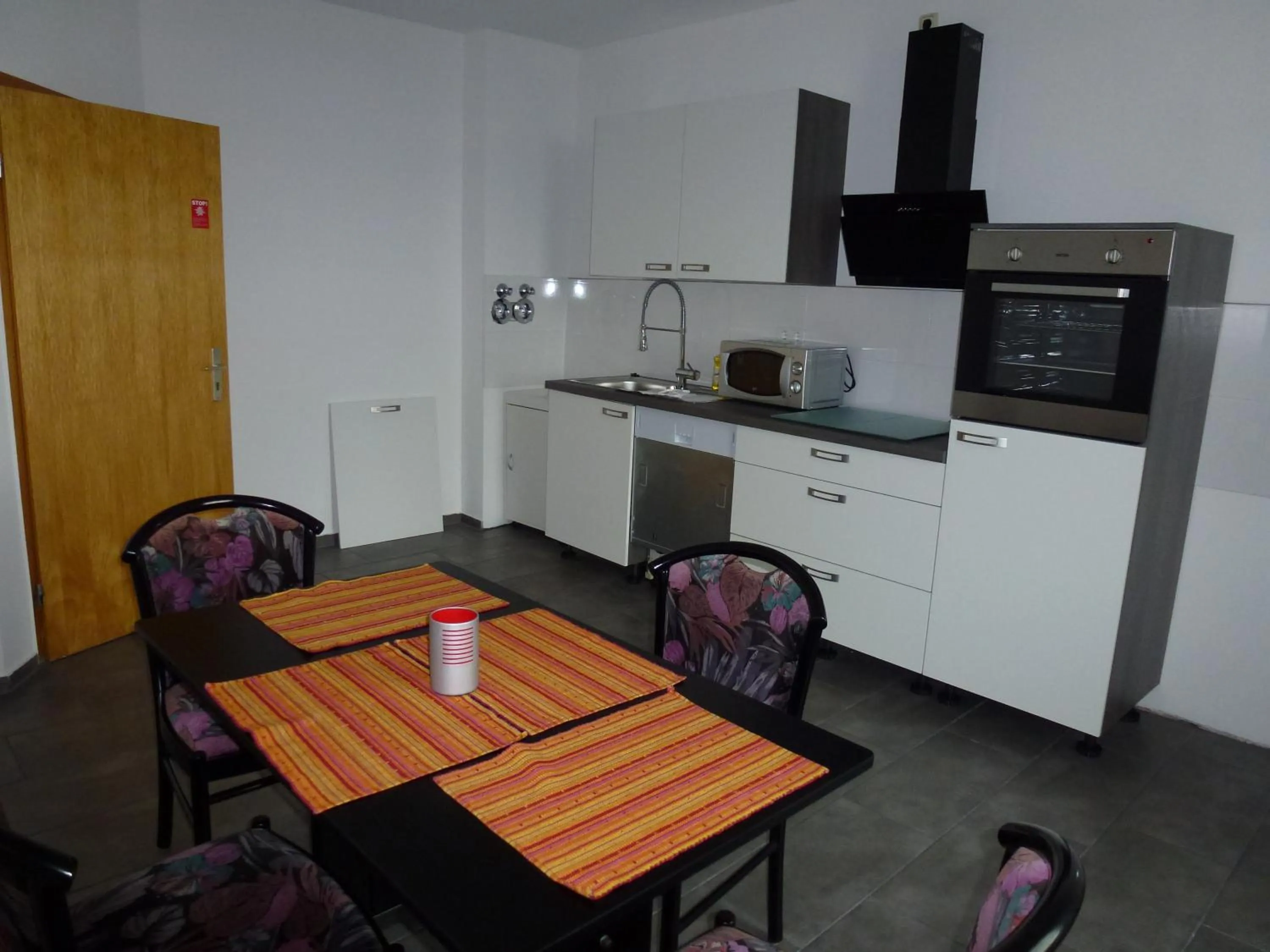 Kitchen or kitchenette in Hotel Wildunger Hof mit Gemeinschaftsküche