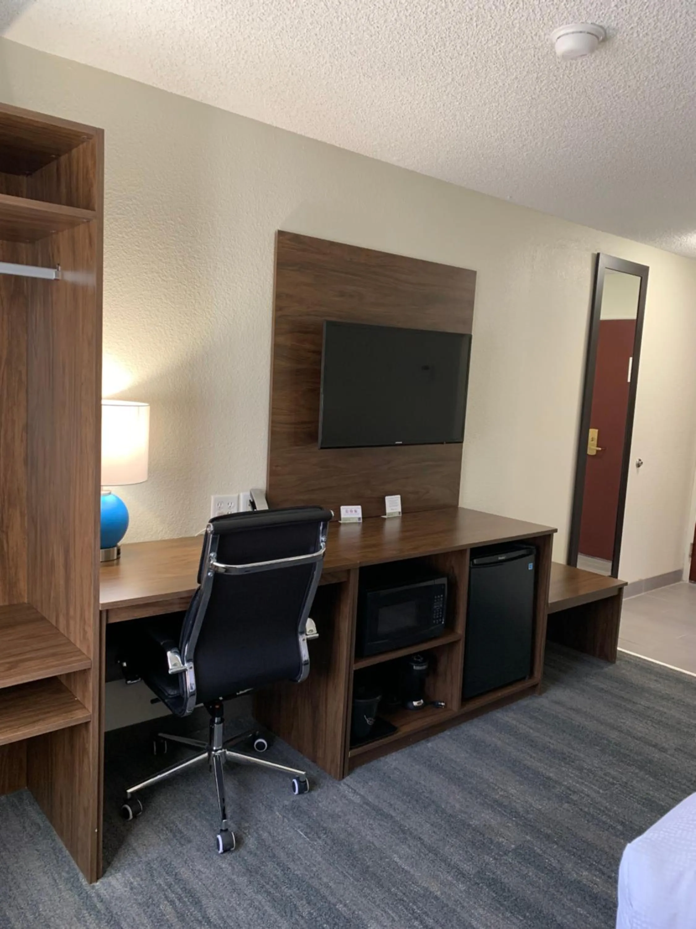 Bedroom in Sleep Inn & Suites California MD