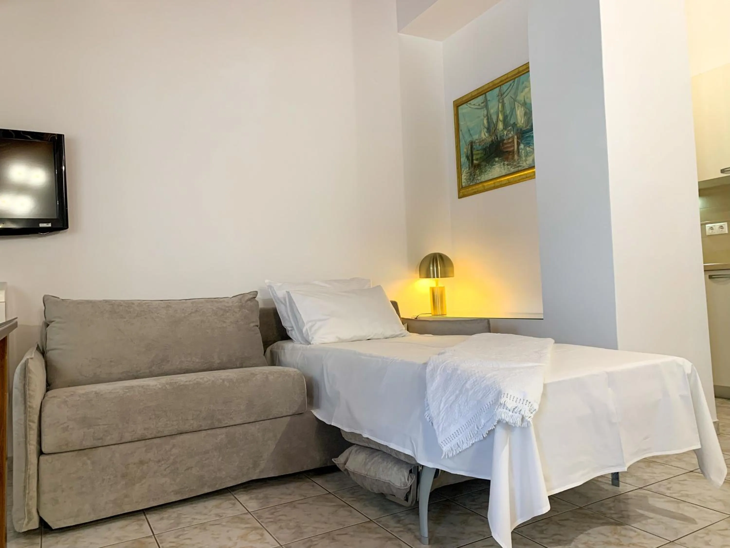 Bed in Rouchotas Apartments