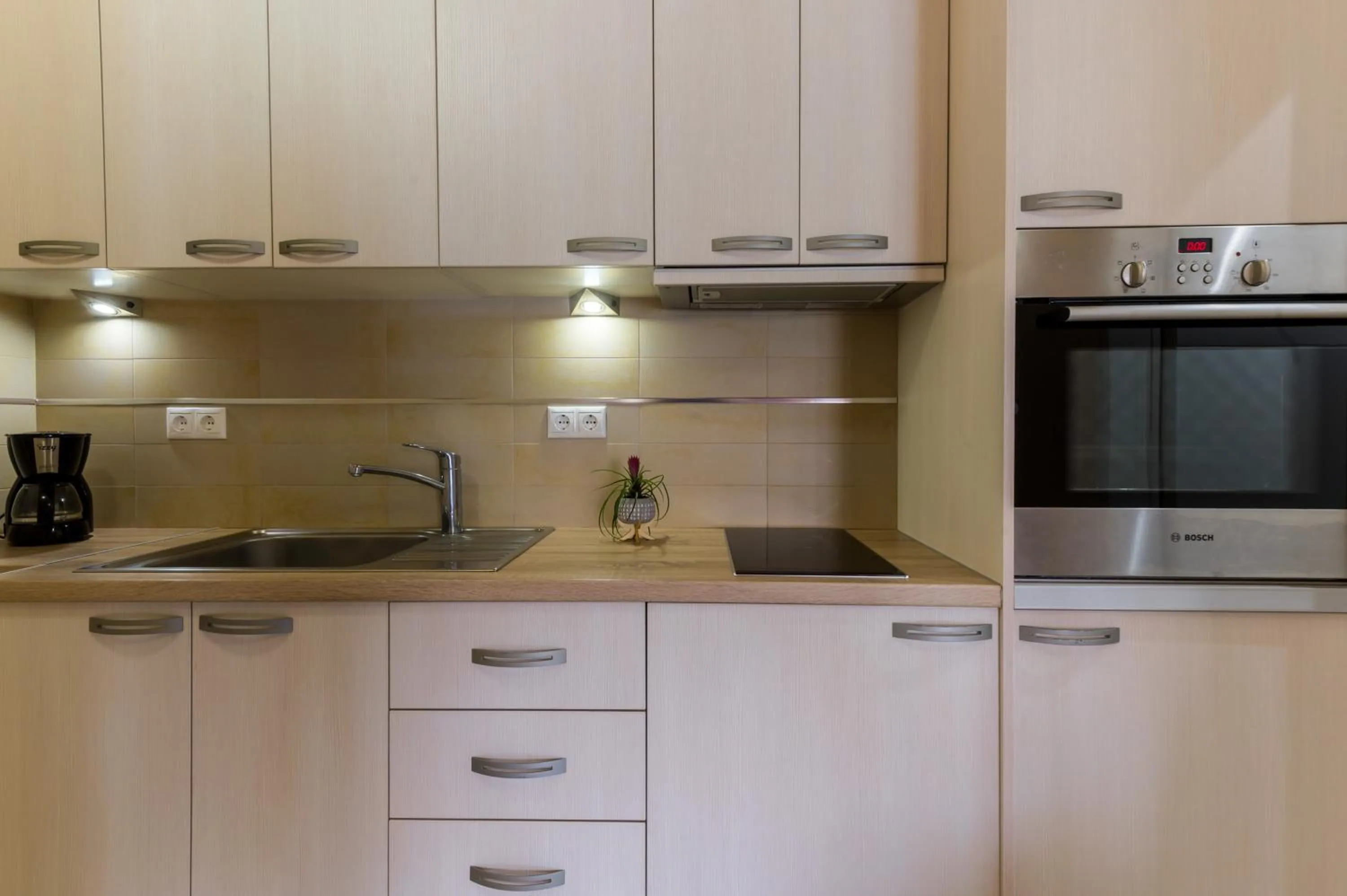 Coffee/tea facilities in Rouchotas Apartments