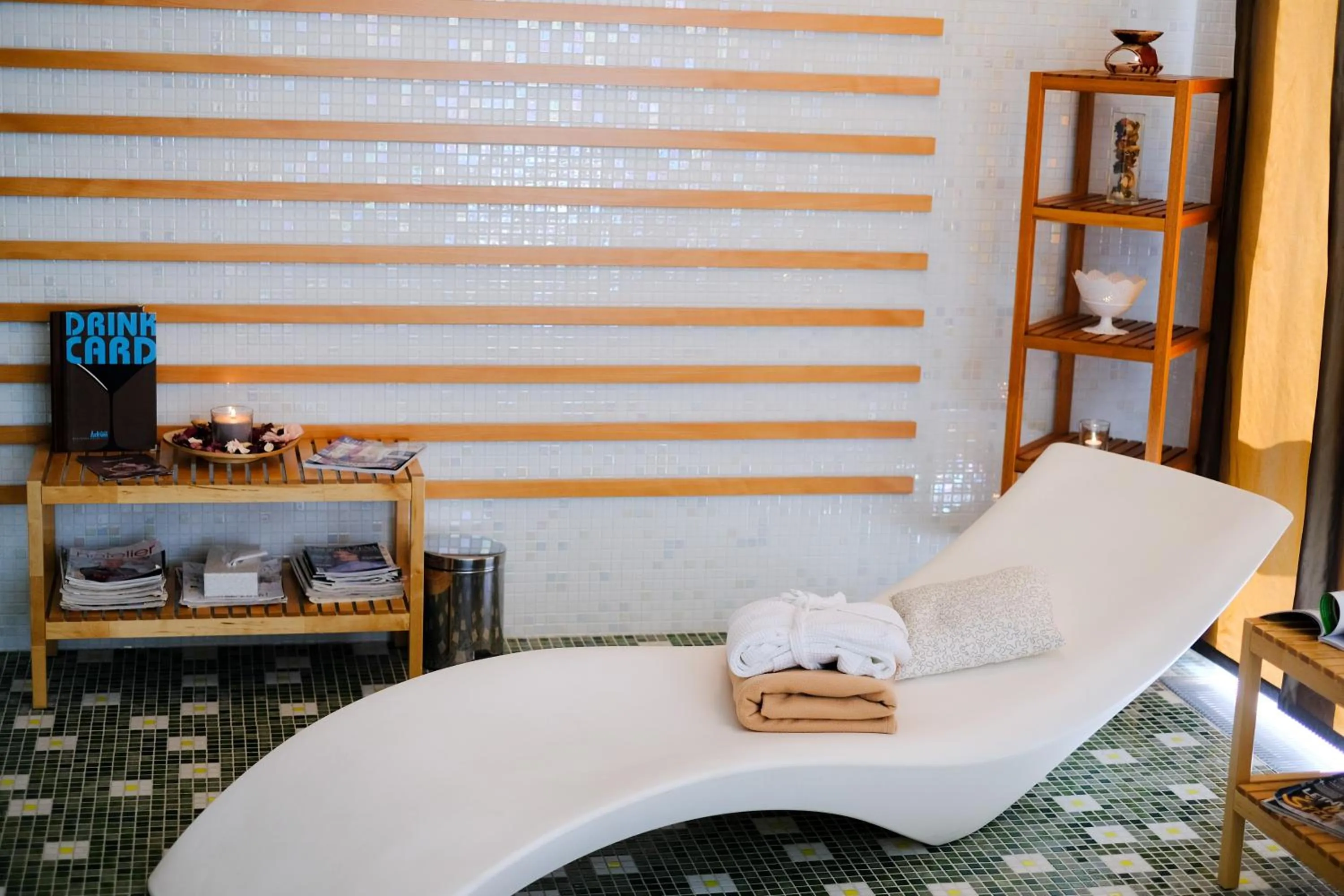 Hot Tub in Business Hotel Astrum Laus