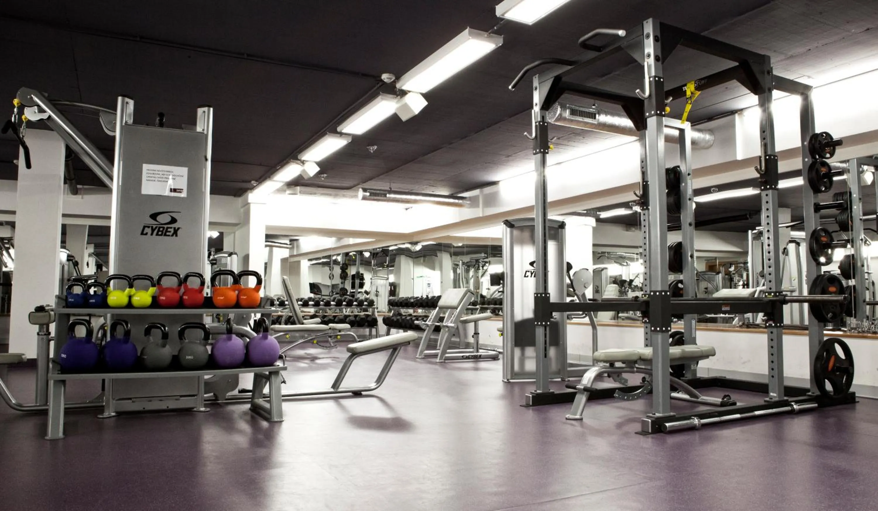 Fitness centre/facilities in Business Hotel Astrum Laus