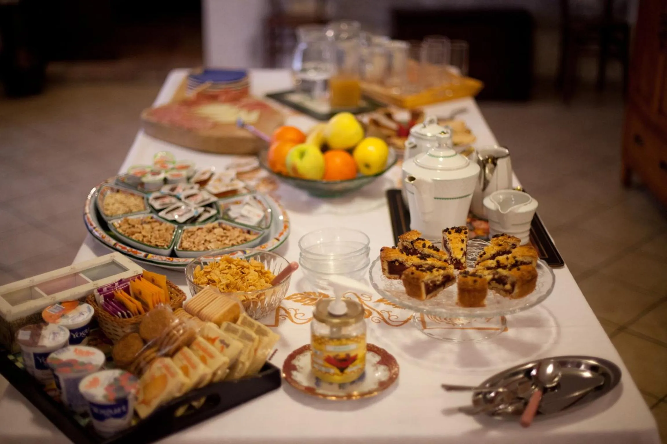 Buffet breakfast in Relais B&B Corte Dei Turchi