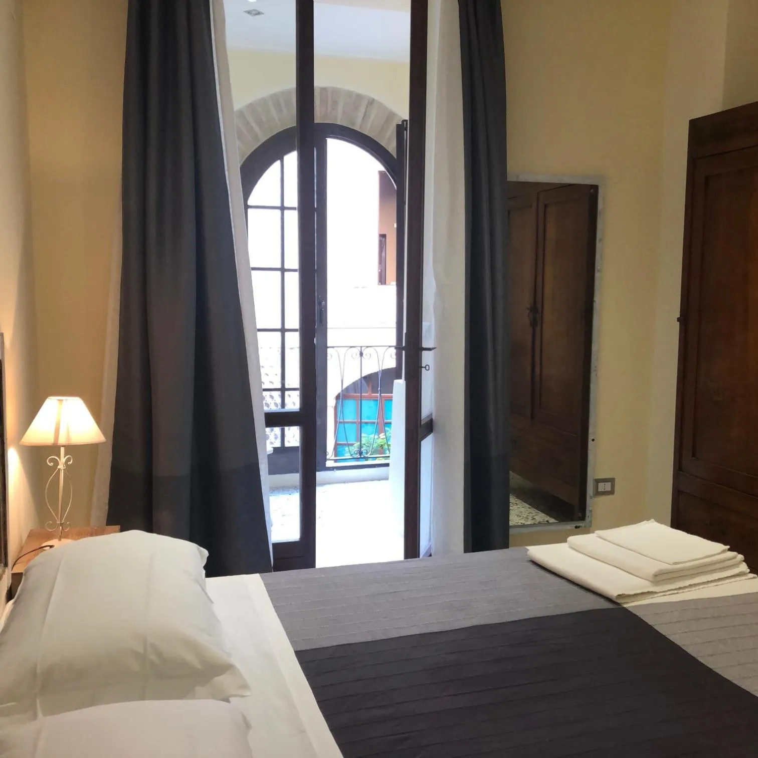 Balcony/Terrace, Bed in Relais B&B Corte Dei Turchi