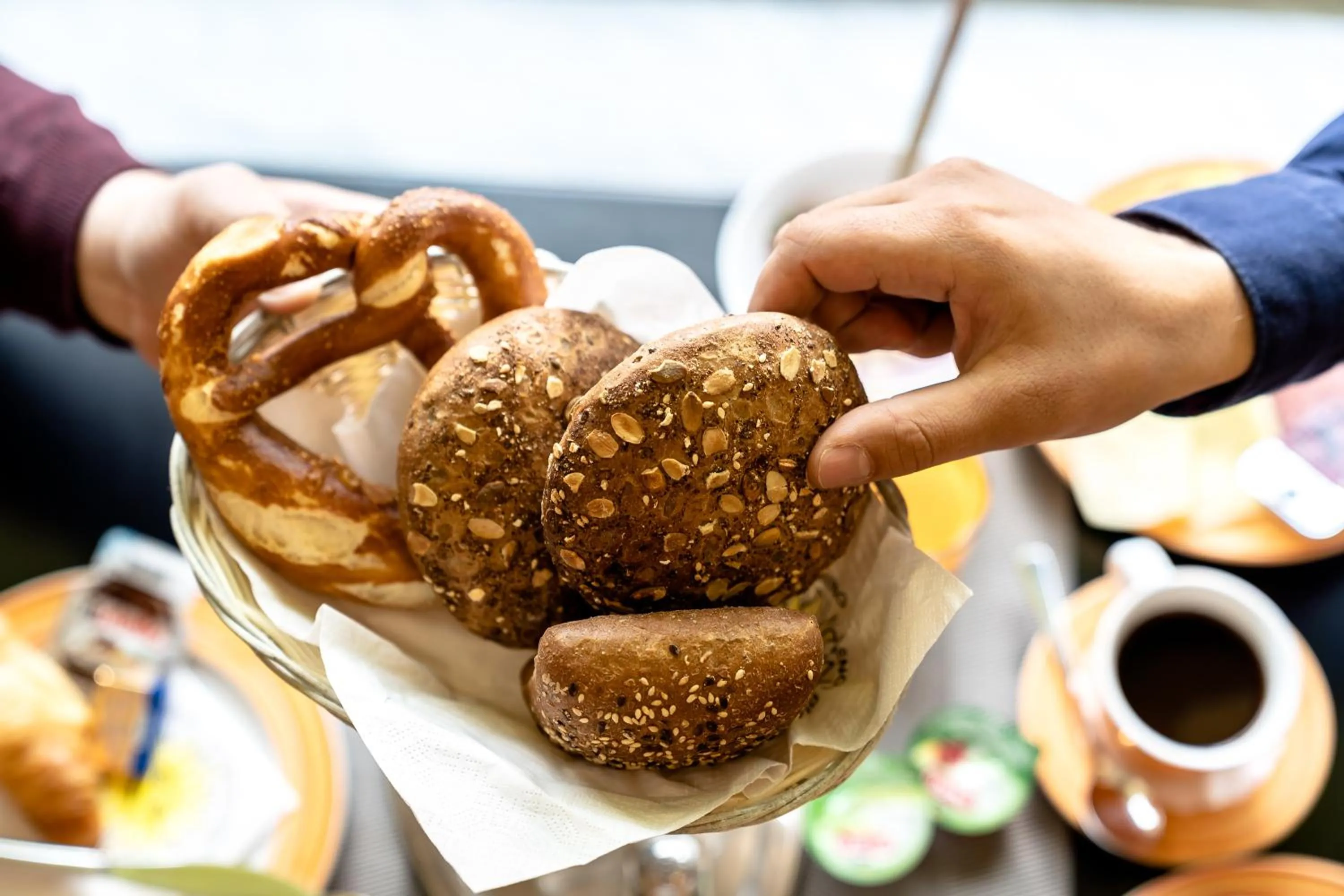 Food and drinks in Hotel Fresh INN