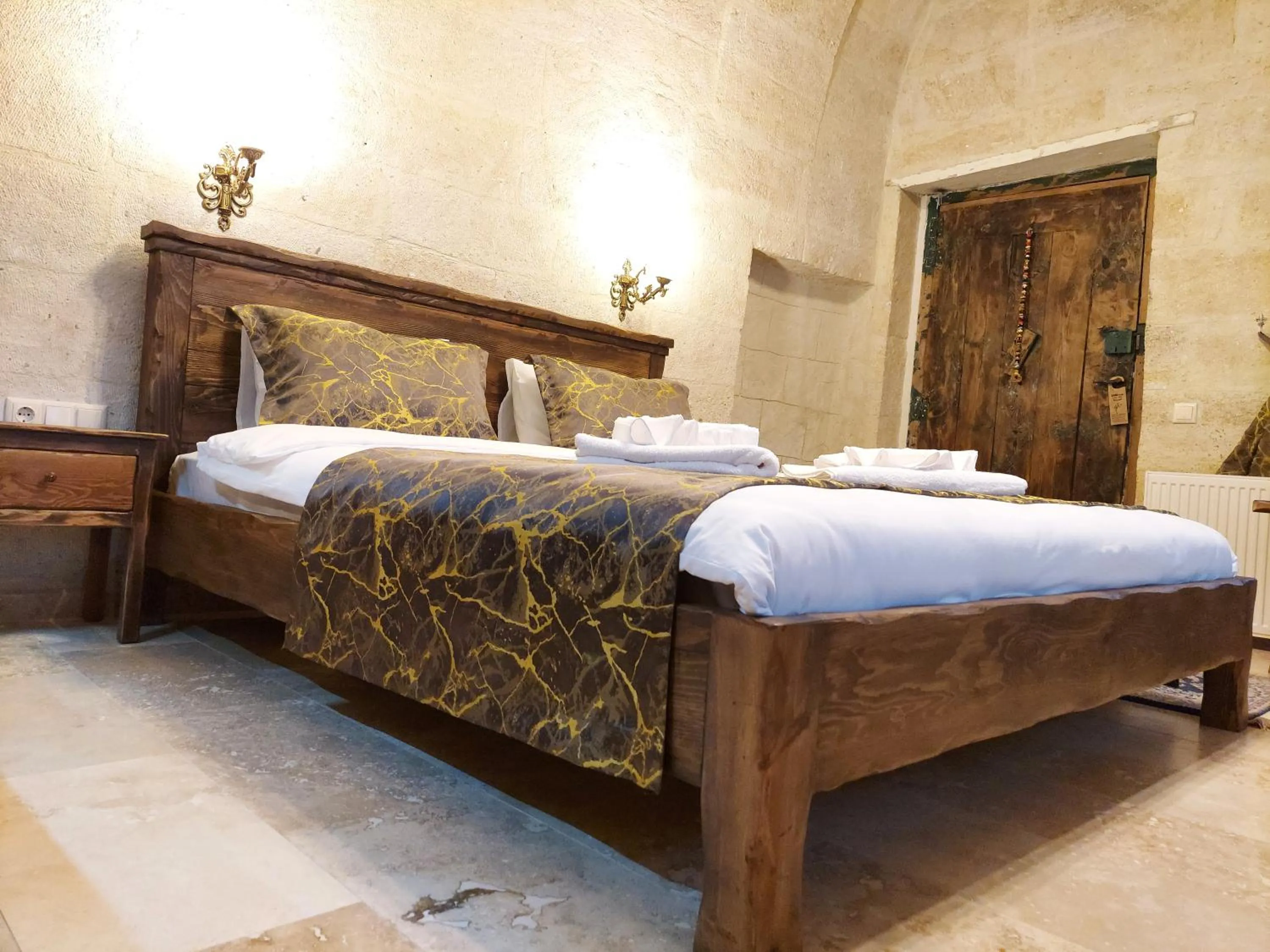 Bedroom, Bed in ARMEsos Cave Hotel