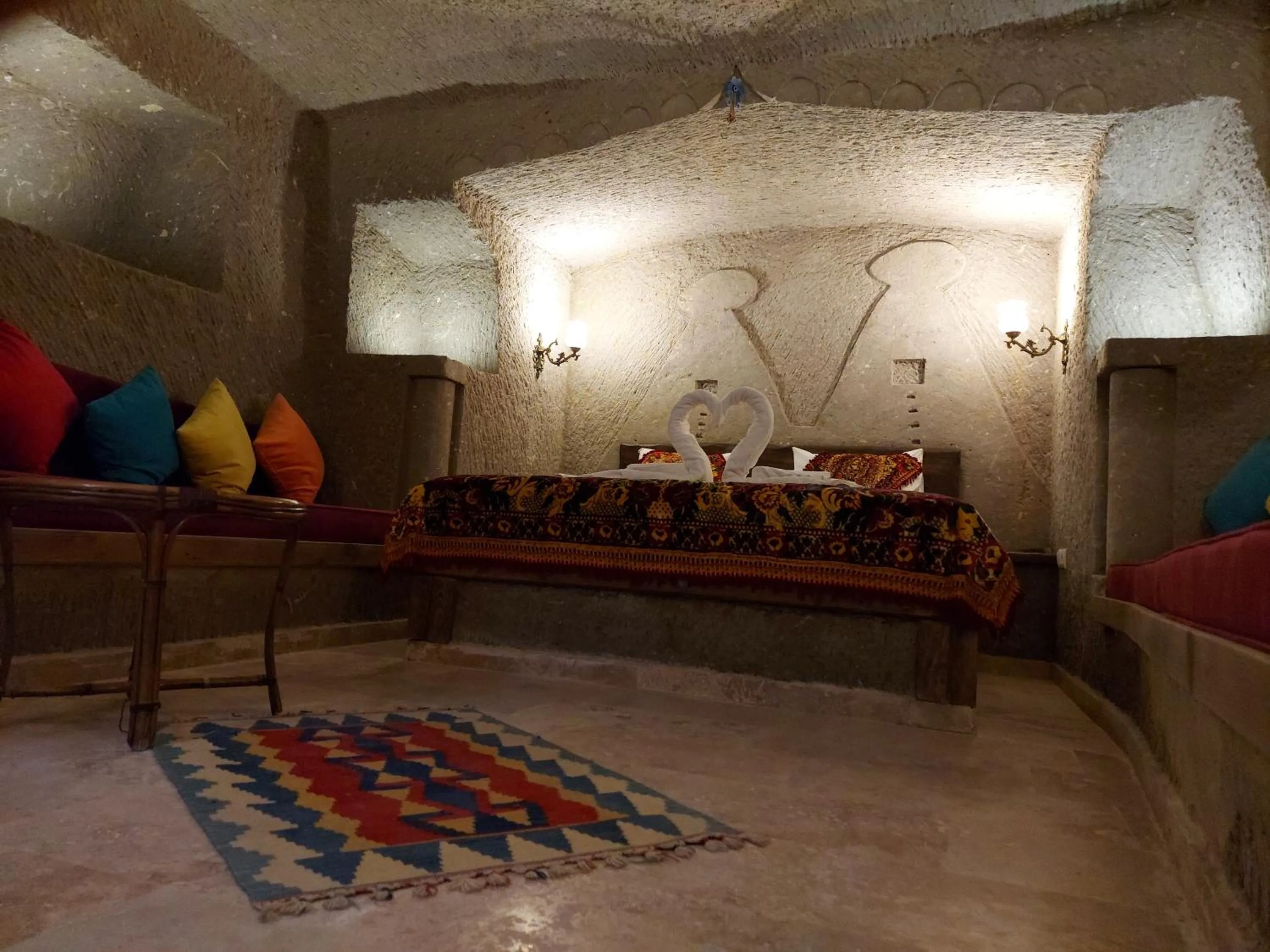 Photo of the whole room in ARMEsos Cave Hotel