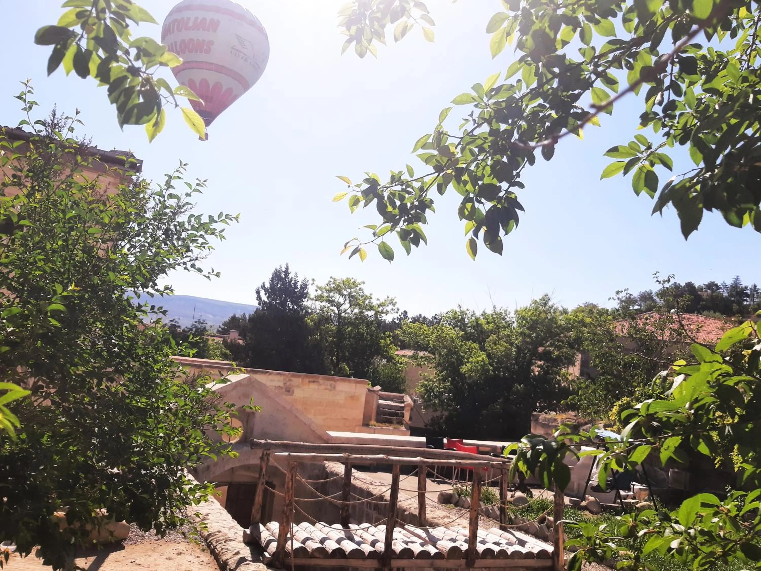 Garden in ARMEsos Cave Hotel
