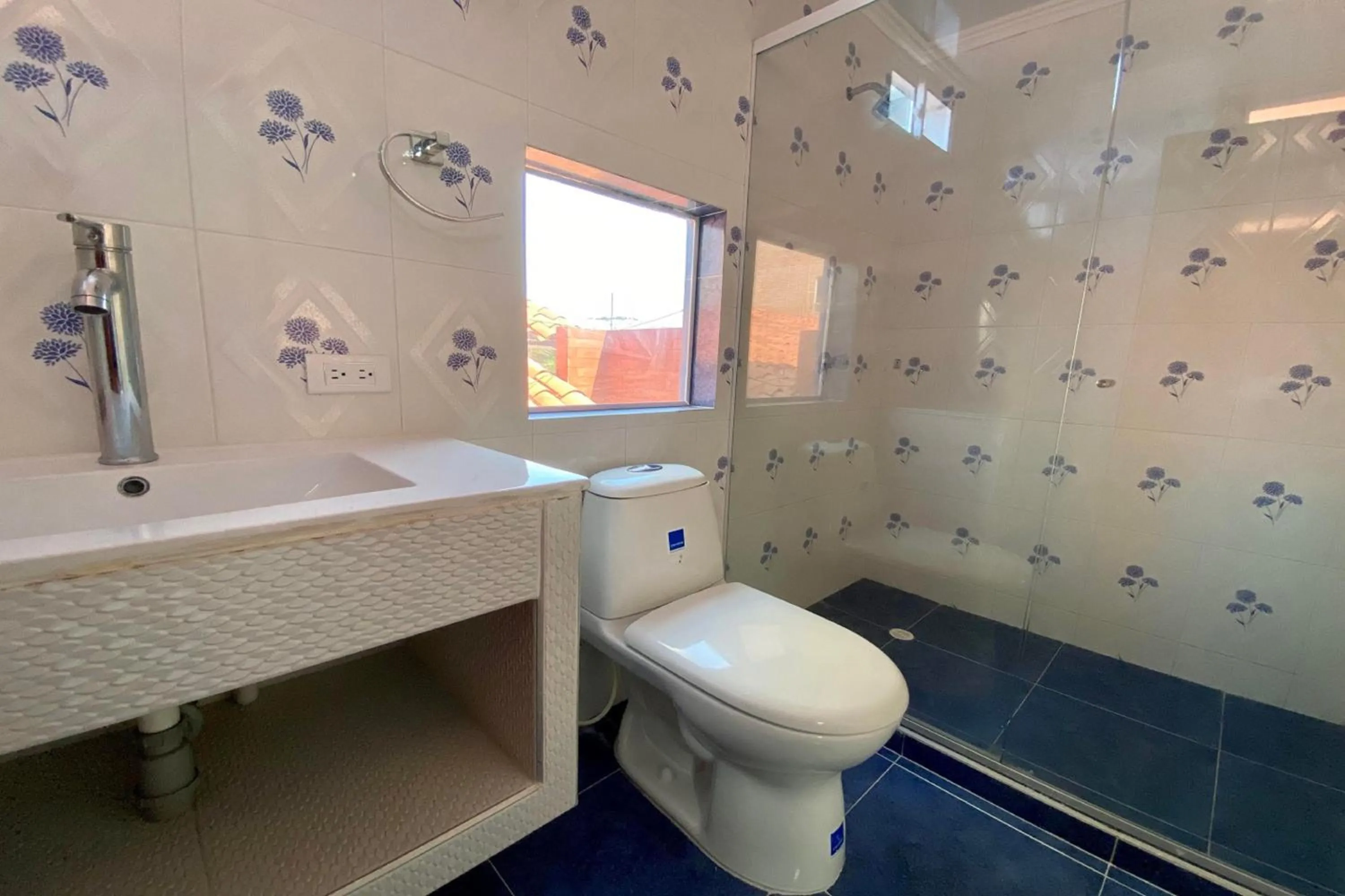 Shower in Villa Santos Apartaestudios