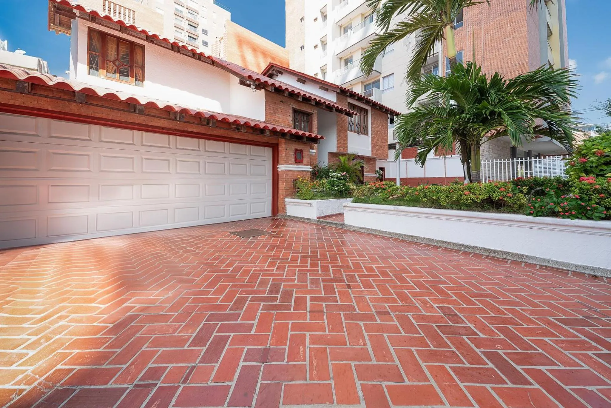 Property building in Villa Santos Apartaestudios