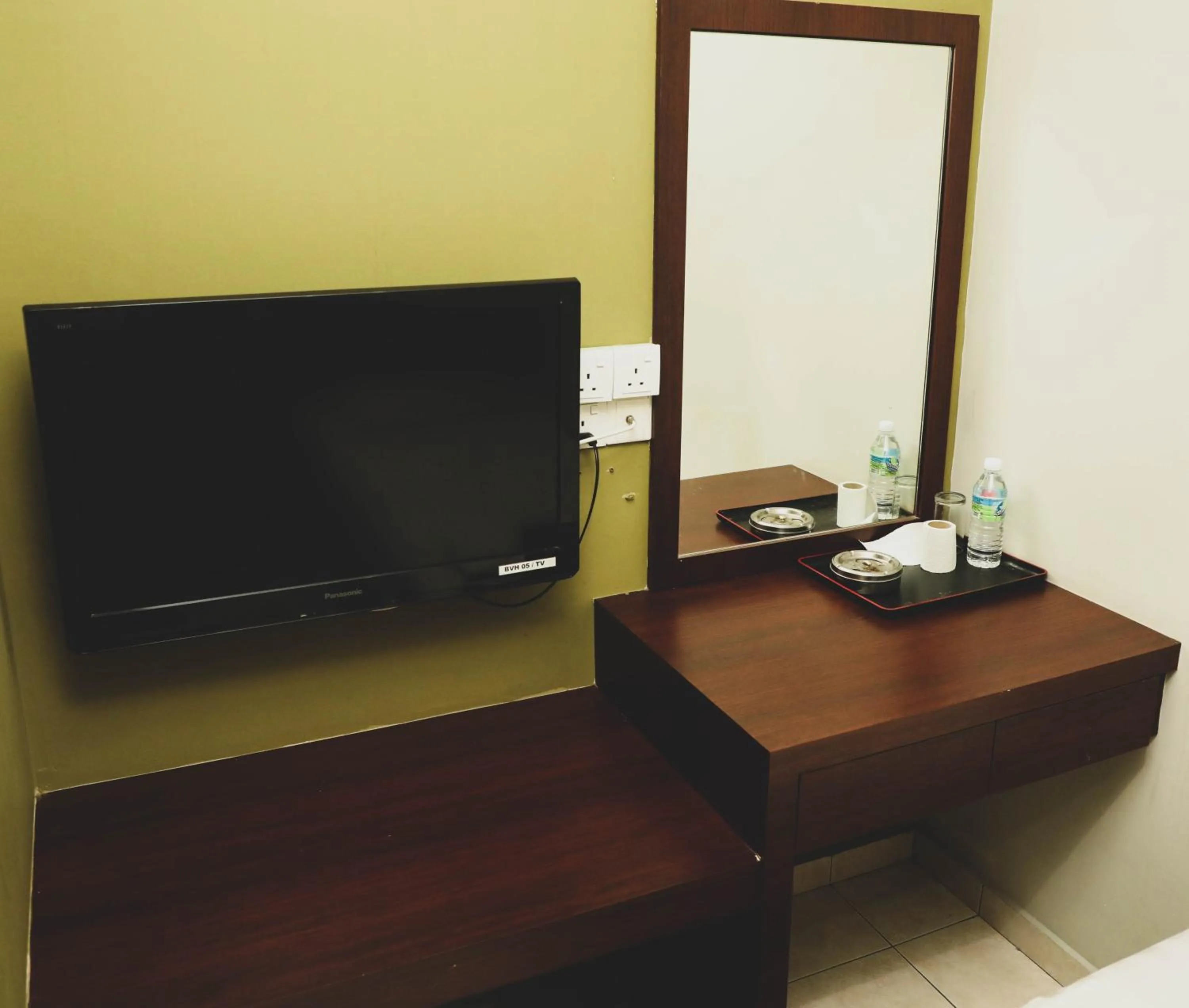 Communal lounge/ TV room in Bayu View Hotel Klang