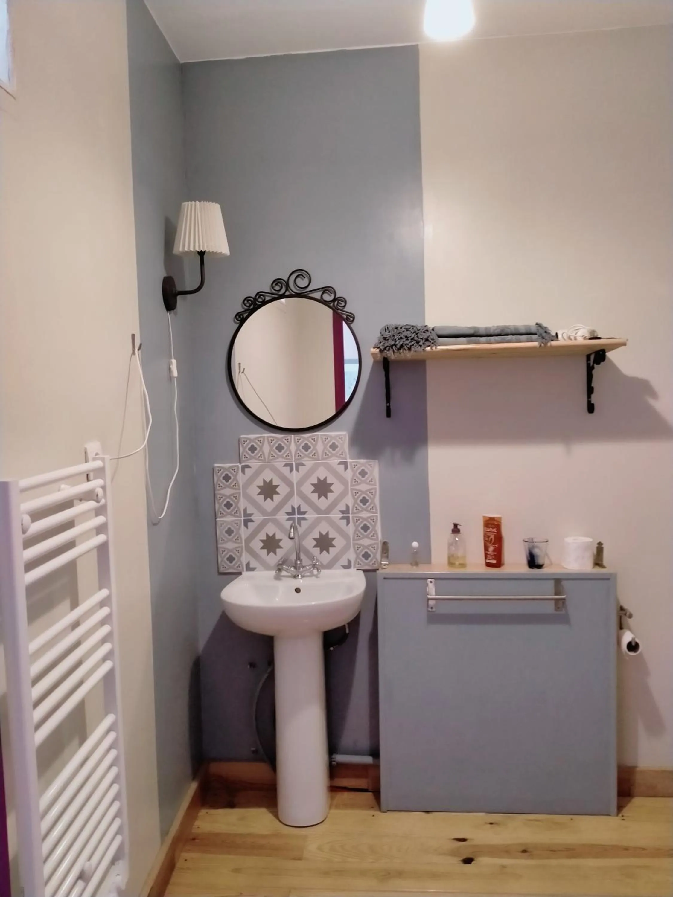 Bathroom in La Cadournaise