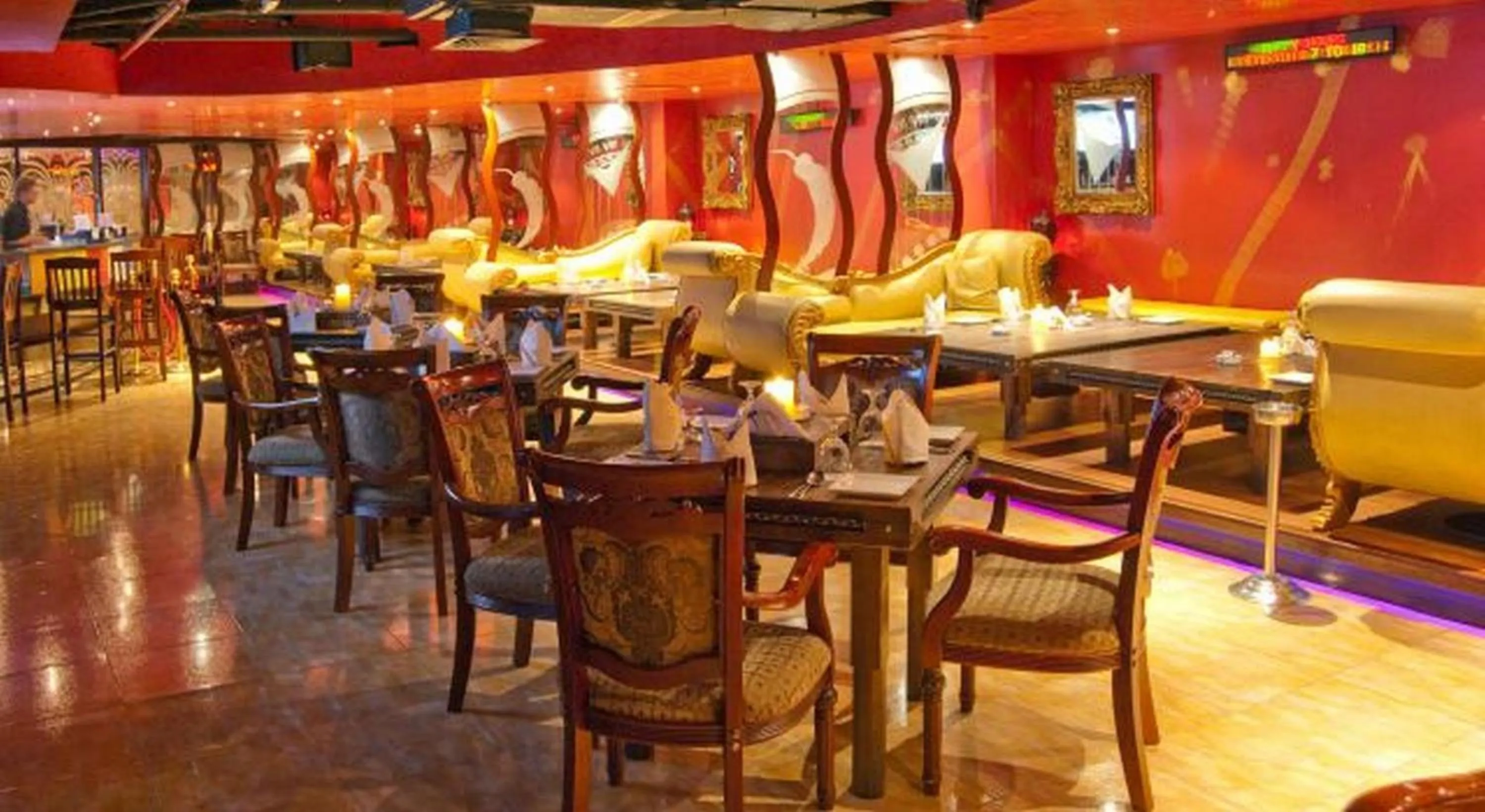 Restaurant/places to eat in Ramee Royal Hotel