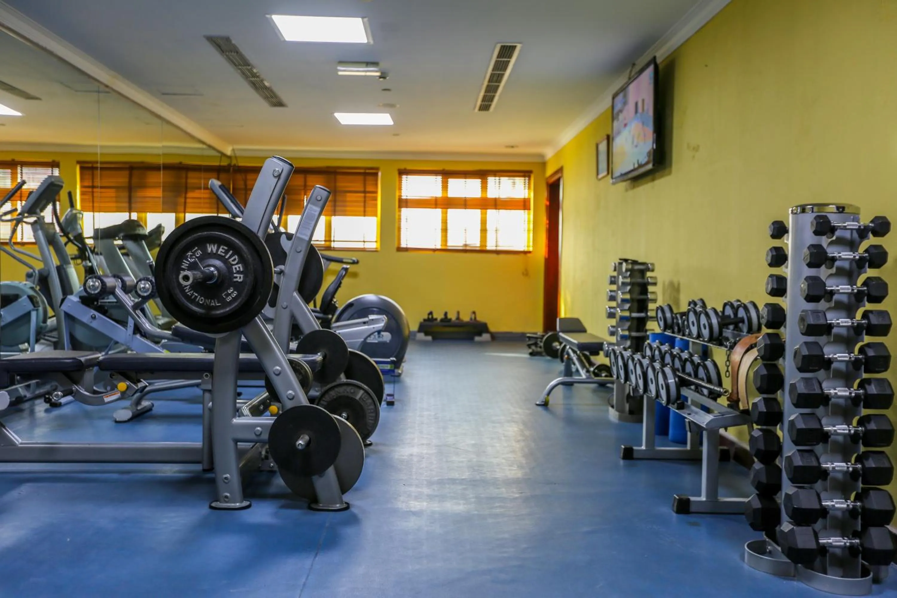 Fitness centre/facilities in Ramee Royal Hotel