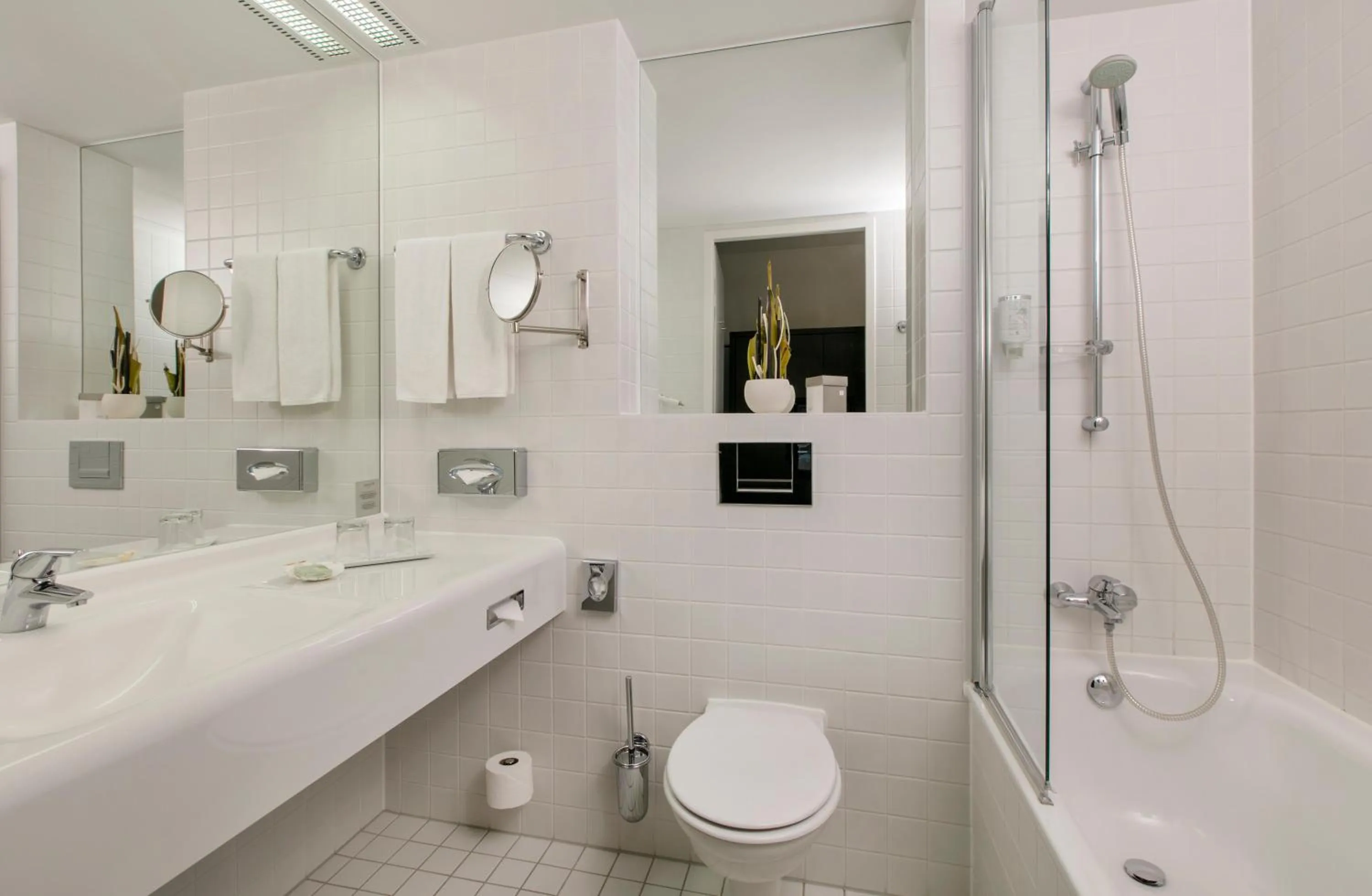 Shower in ARCOTEL Camino Stuttgart