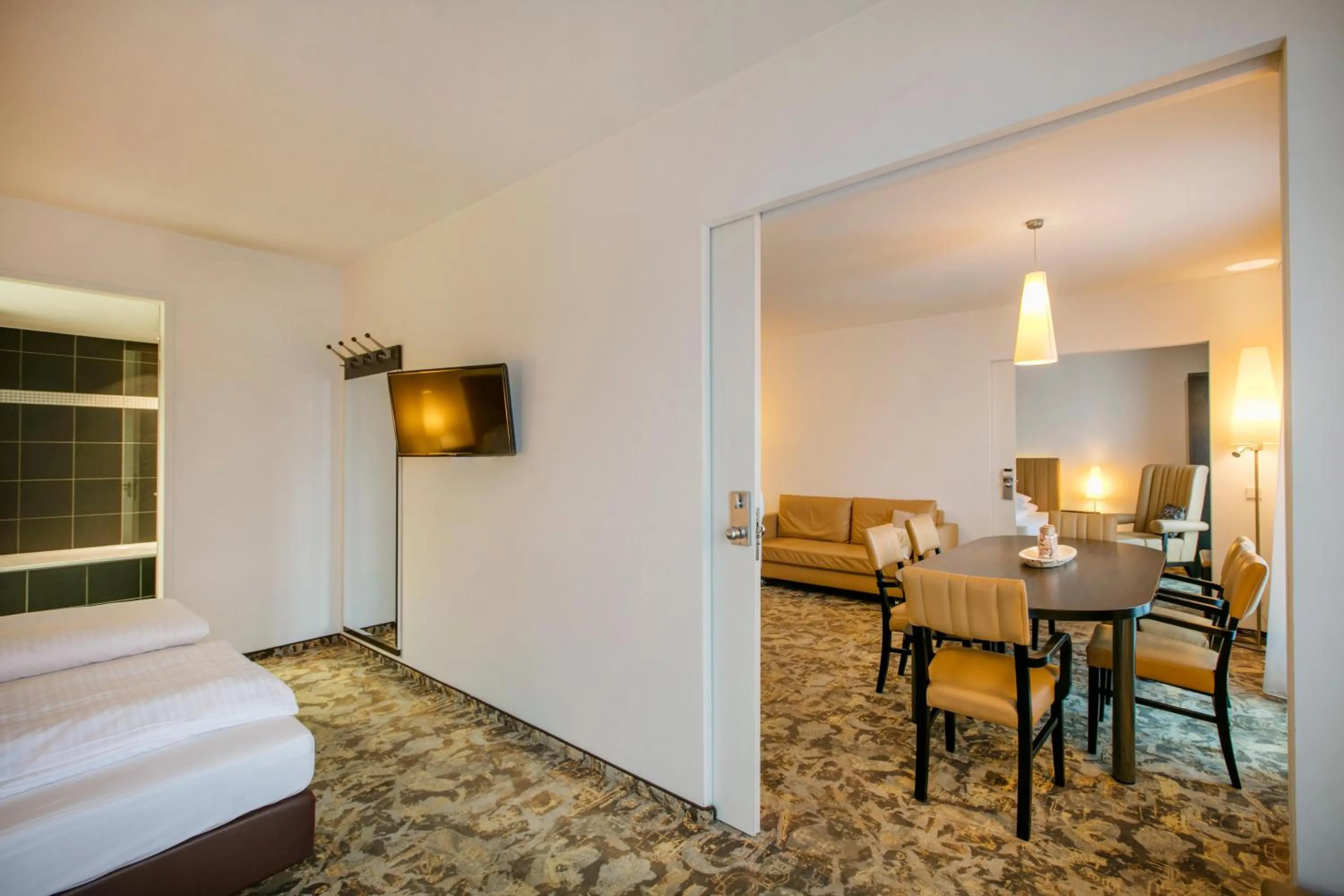 Shower, Bed in ARCOTEL Camino Stuttgart