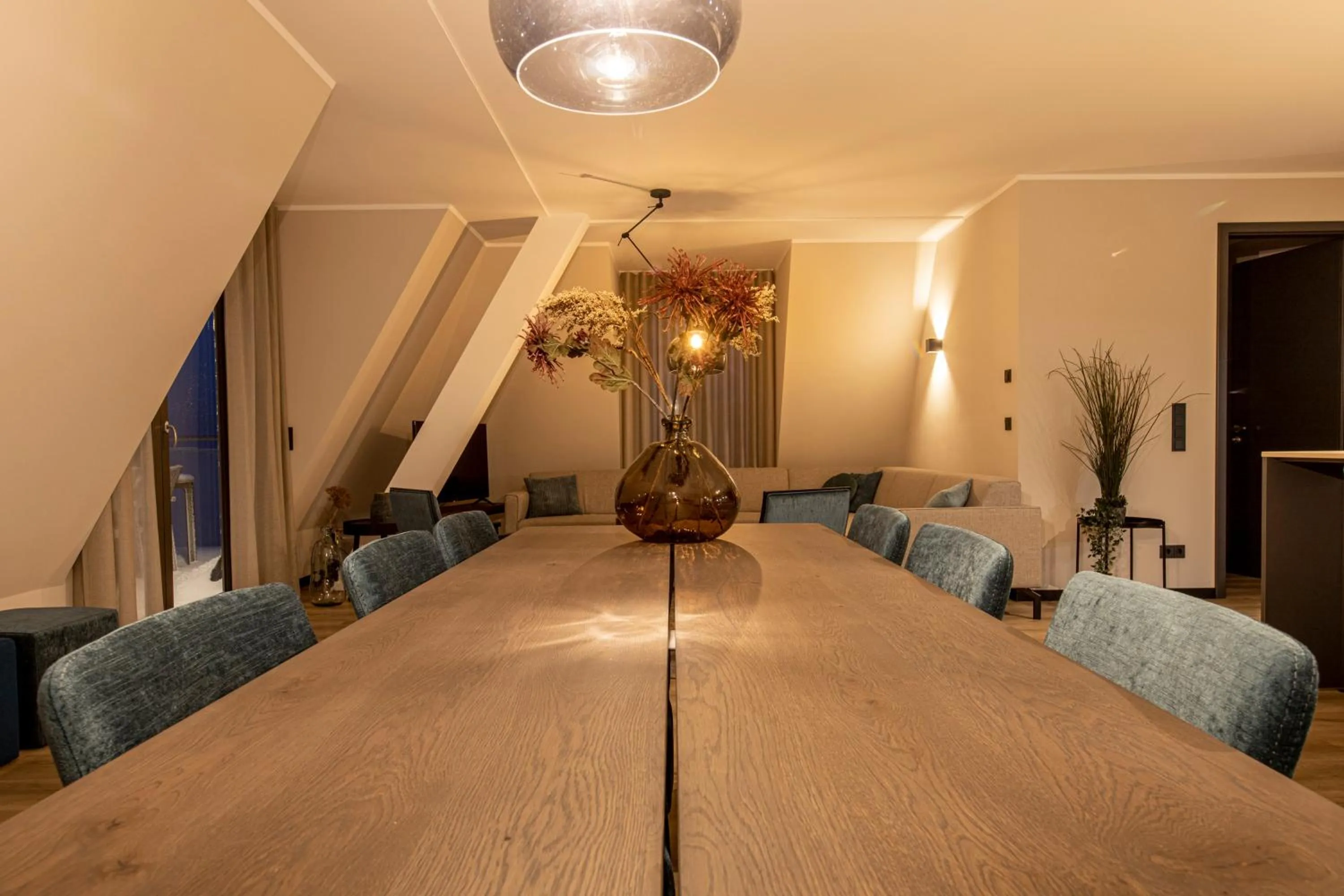 Dining area in Astenblick Apartments Winterberg with sauna
