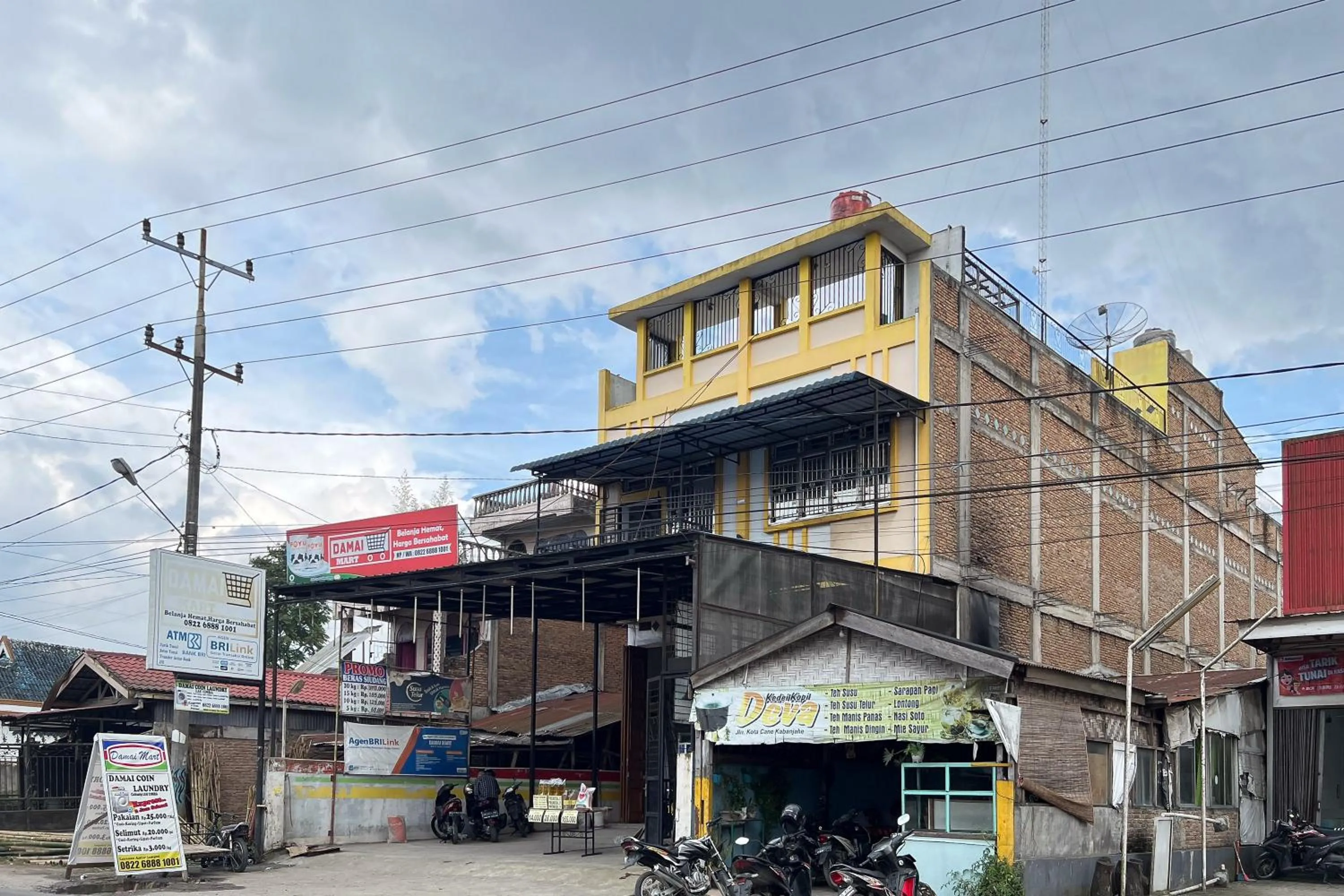 Property building in RedDoorz At Damai Guest House Kabanjahe