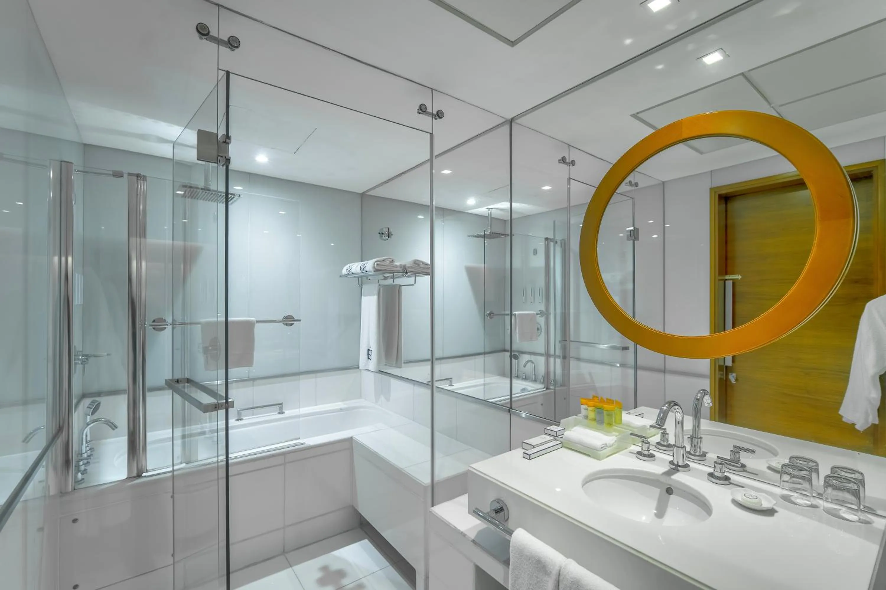 Bathroom in Majestic Premier Hotel Burdubai