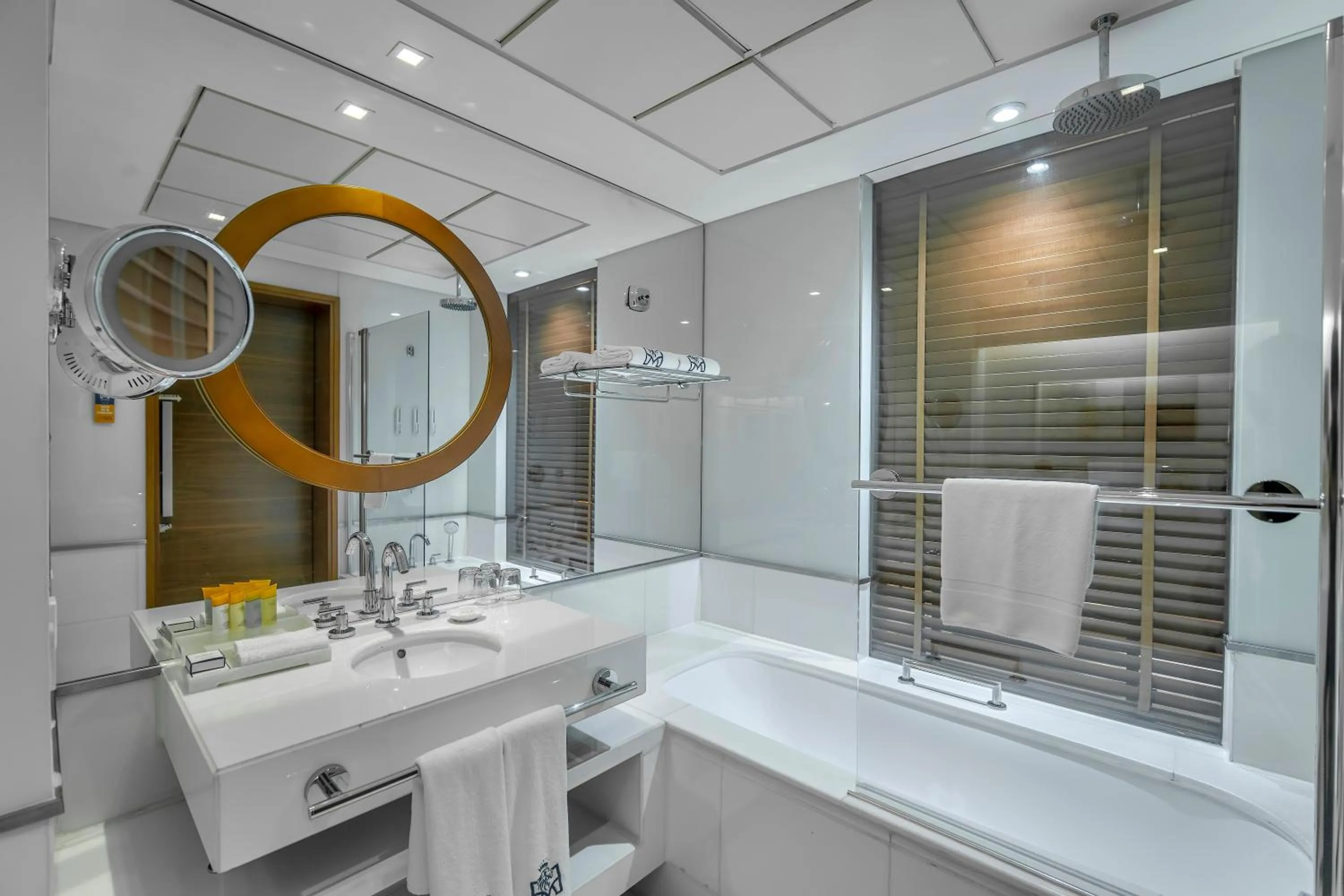 Bathroom in Majestic Premier Hotel Burdubai
