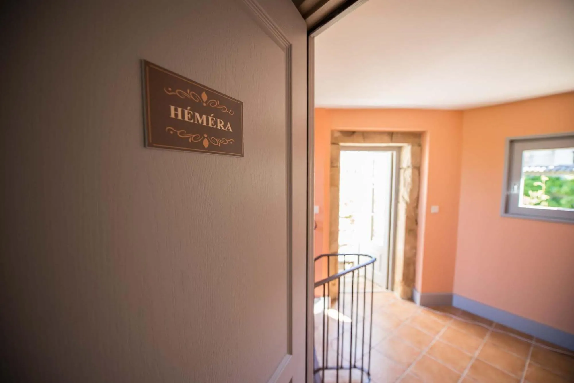 La Demeure de Cybèle - Gite de charme pour 10 personnes en Drôme Provençale