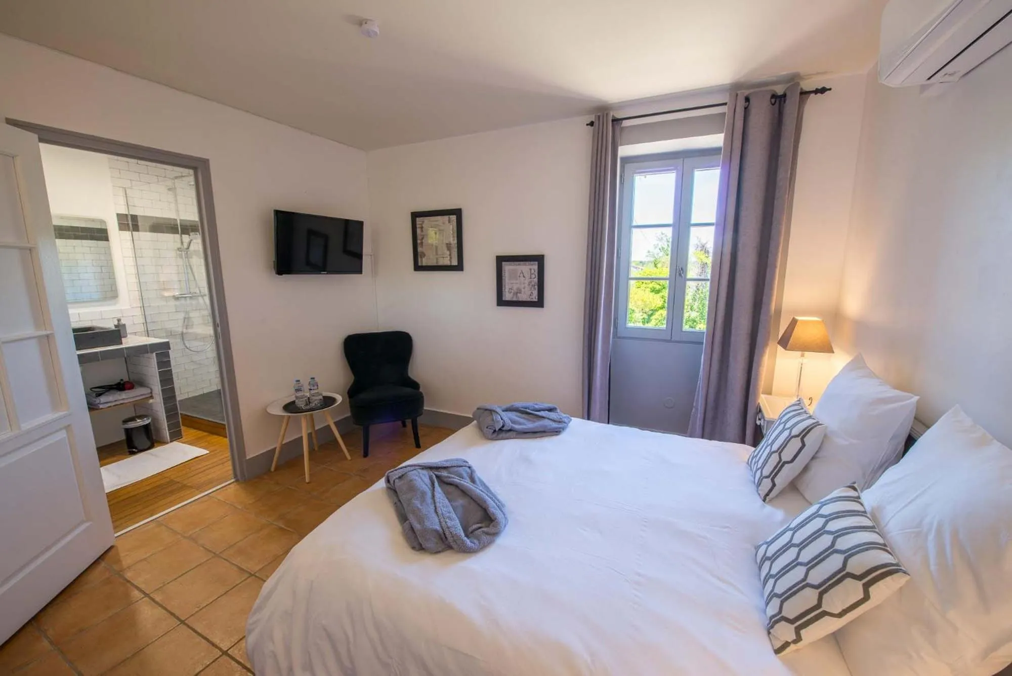 Bed in La Demeure de Cybèle - Gite de charme pour 10 personnes en Drôme Provençale