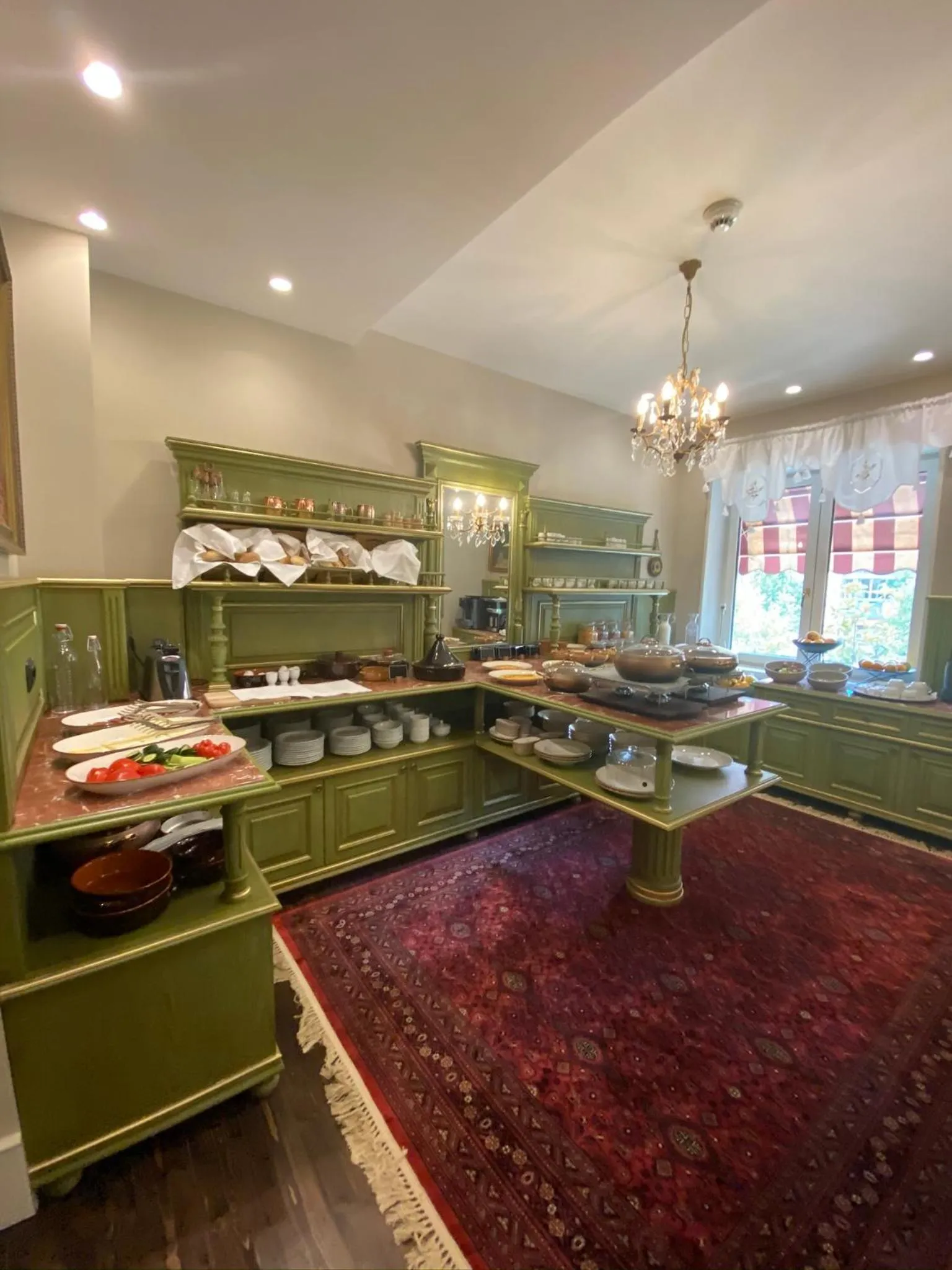 Restaurant/places to eat in Ebel Boutique Hotel