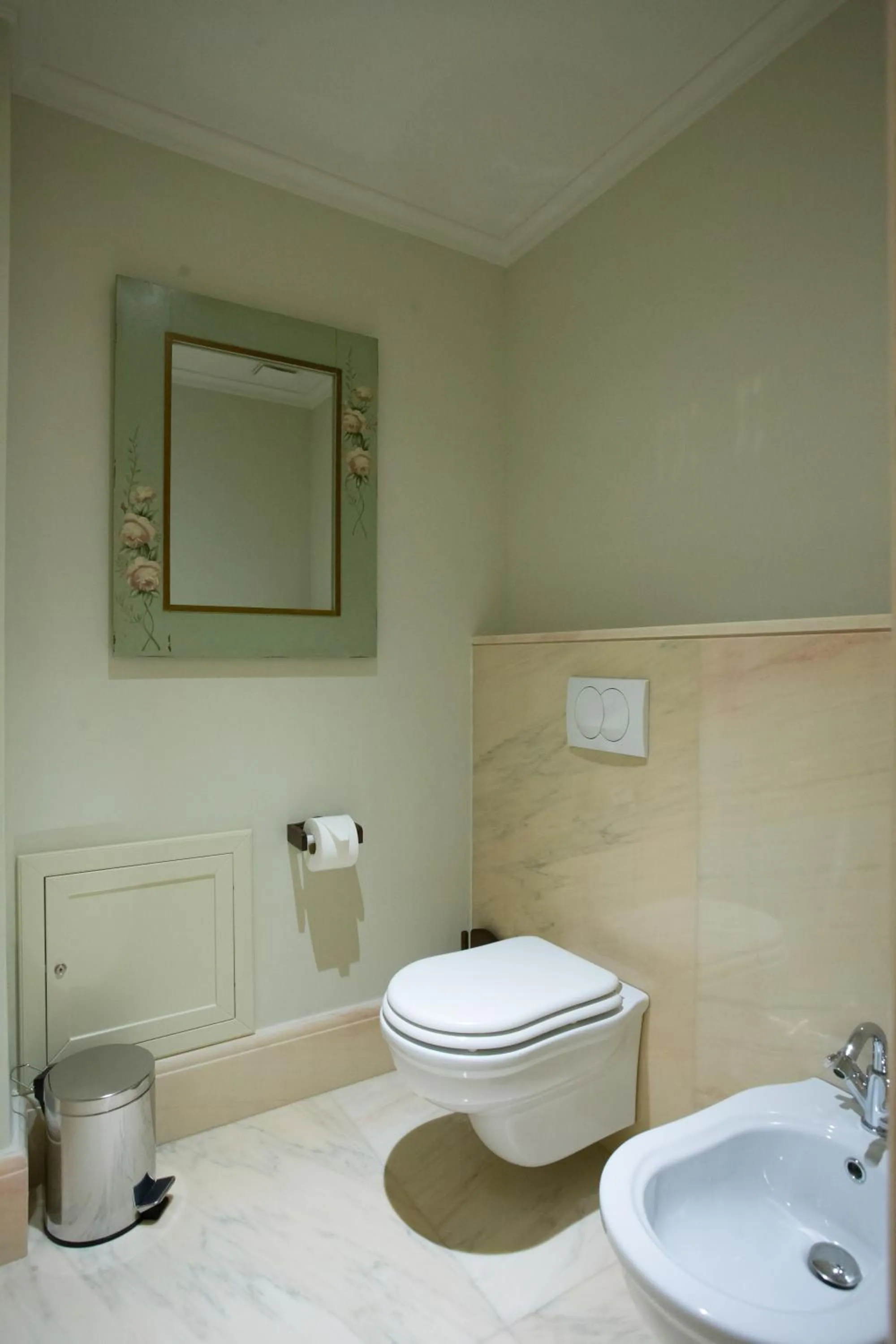 Toilet in Ebel Boutique Hotel