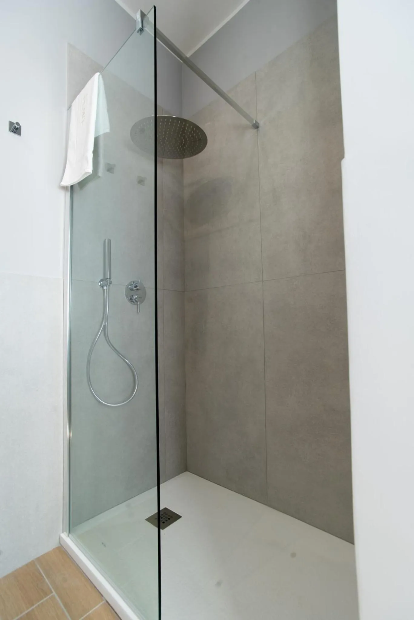 Shower in Il Pumo - Apulian Rooms Bari Piazza Moro