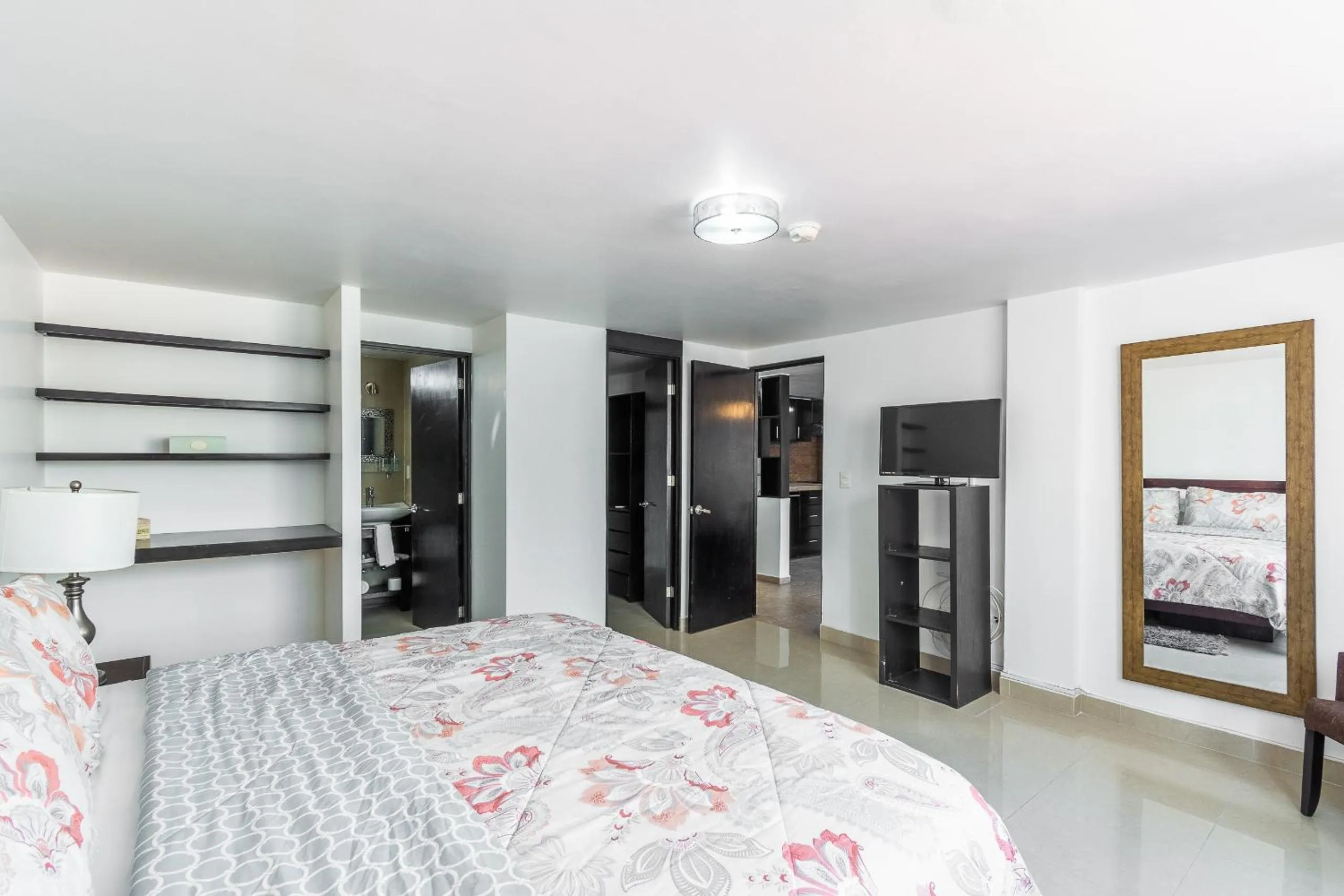 Toilet, Bed in Suites 259 Condesa