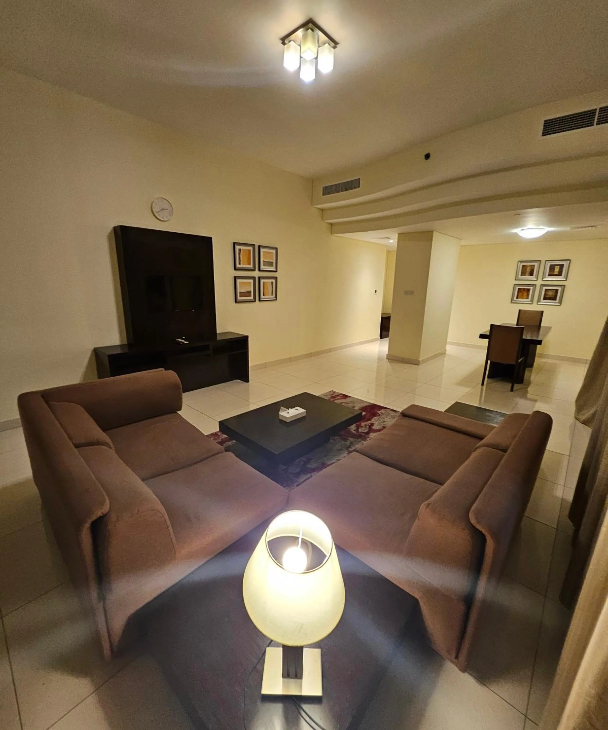 TV and multimedia in Tulip Creek Hotel Apartments