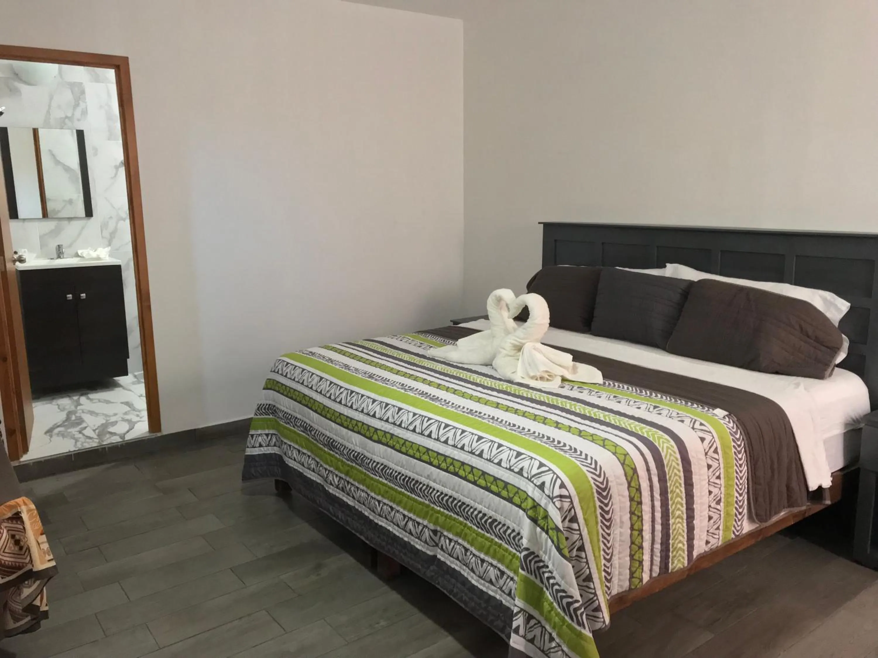 Bed in Suites Fenicia